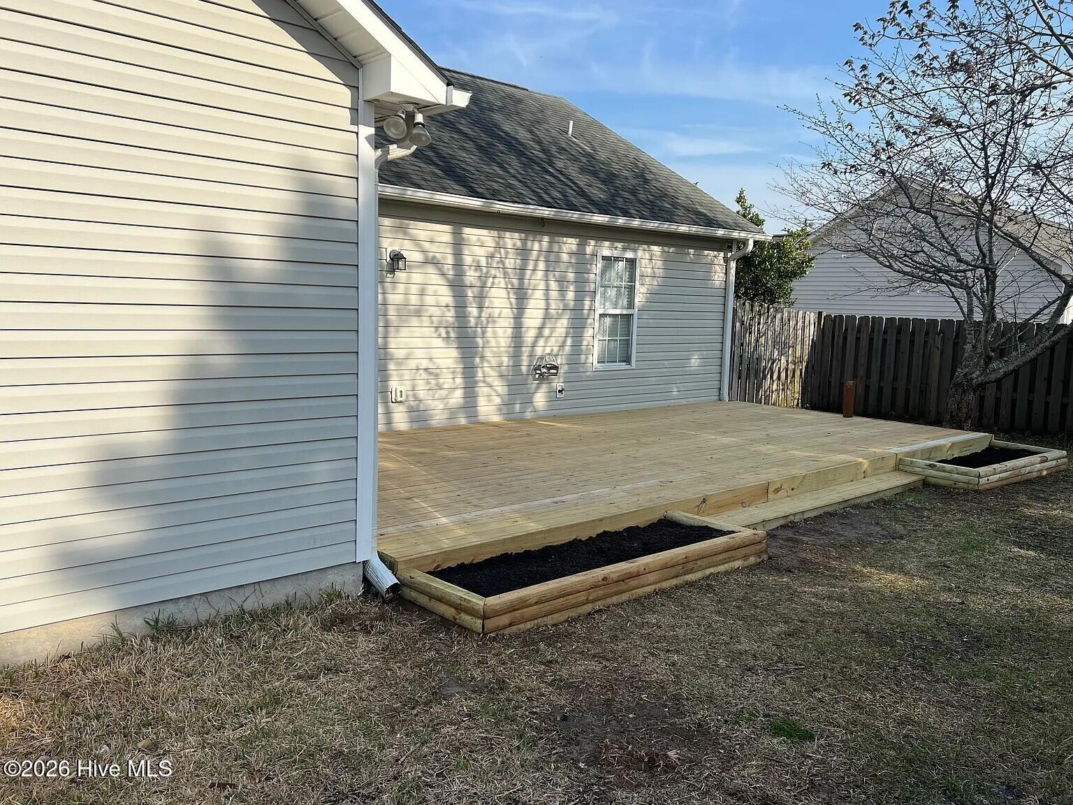 100561708 | Photo 22