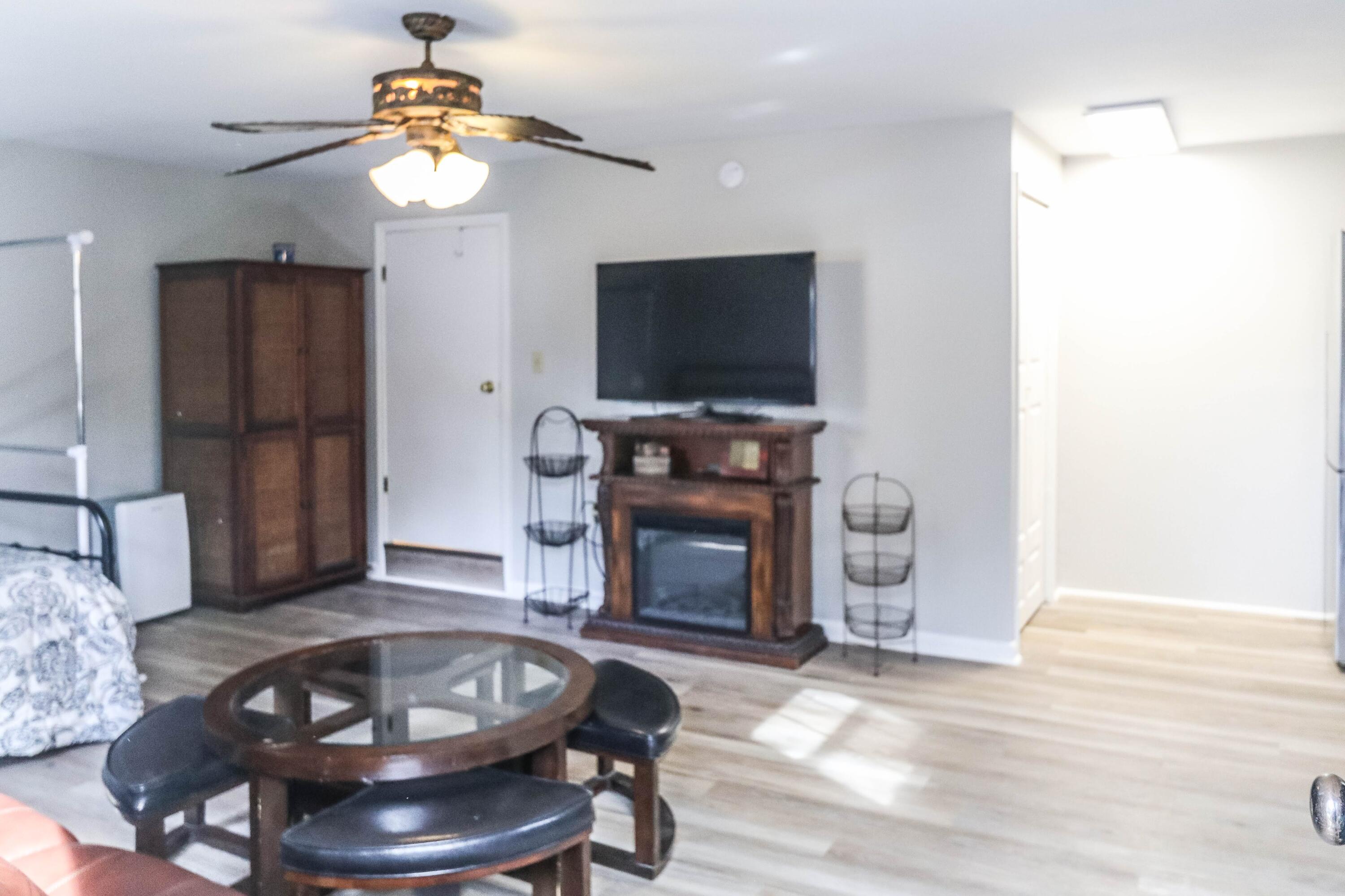 Undisclosed Address, Appling, GA, 30802