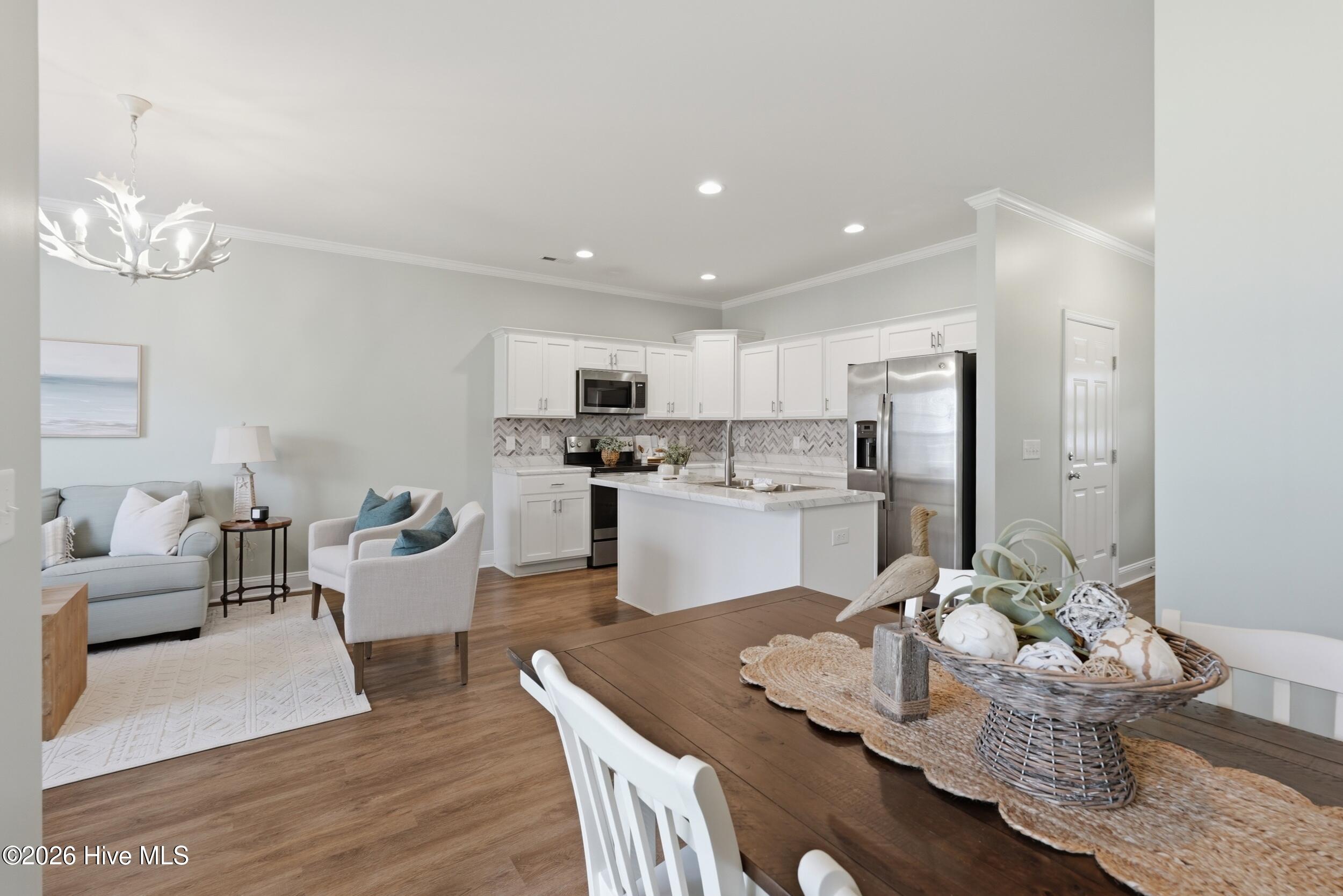 100566235 | Photo 20