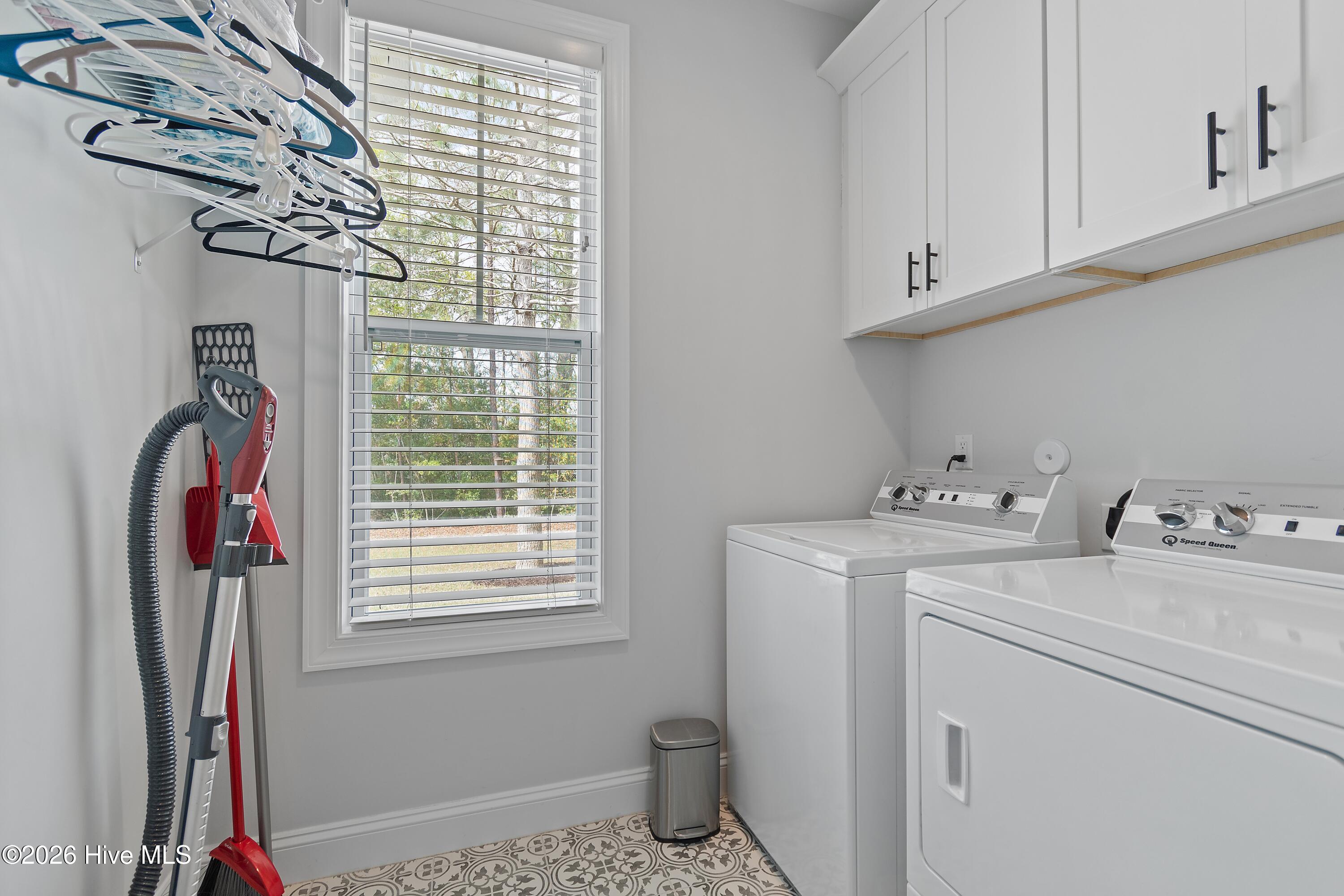 100565017 | Photo 52