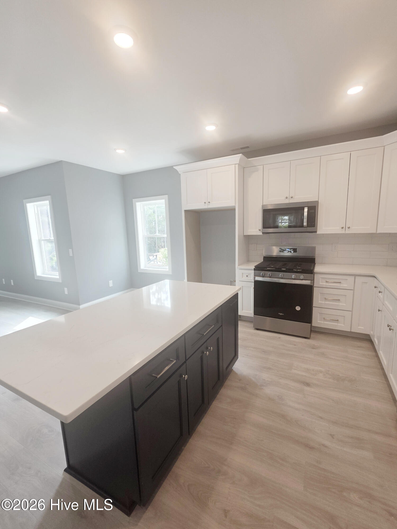 100530509 | Photo 25