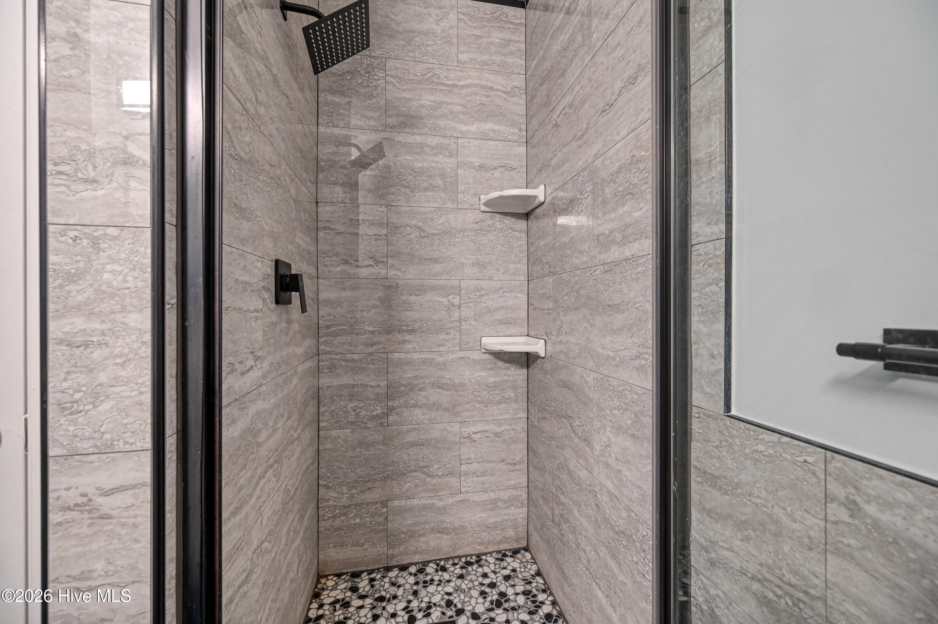 100568256 | Photo 46