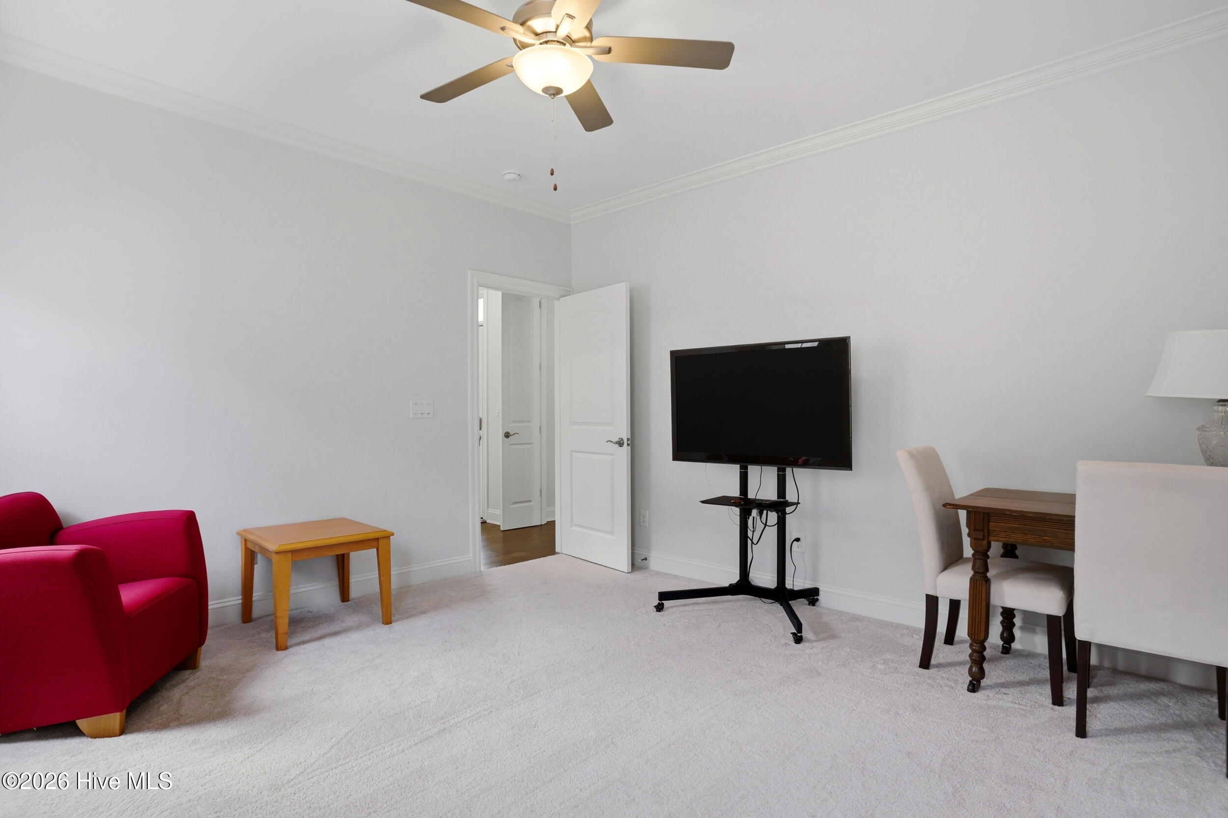 100560979 | Photo 34