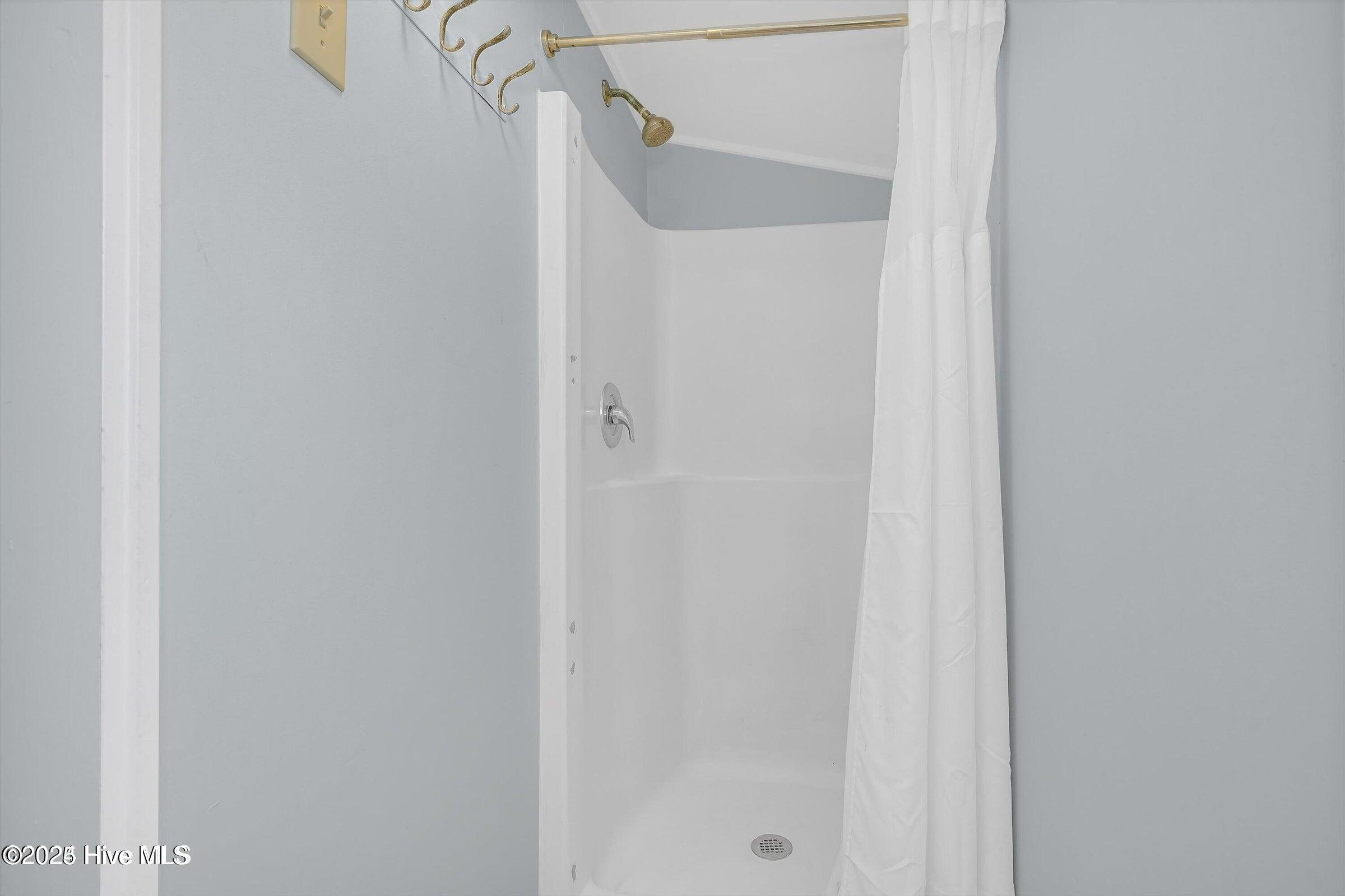 100544407 | Photo 13