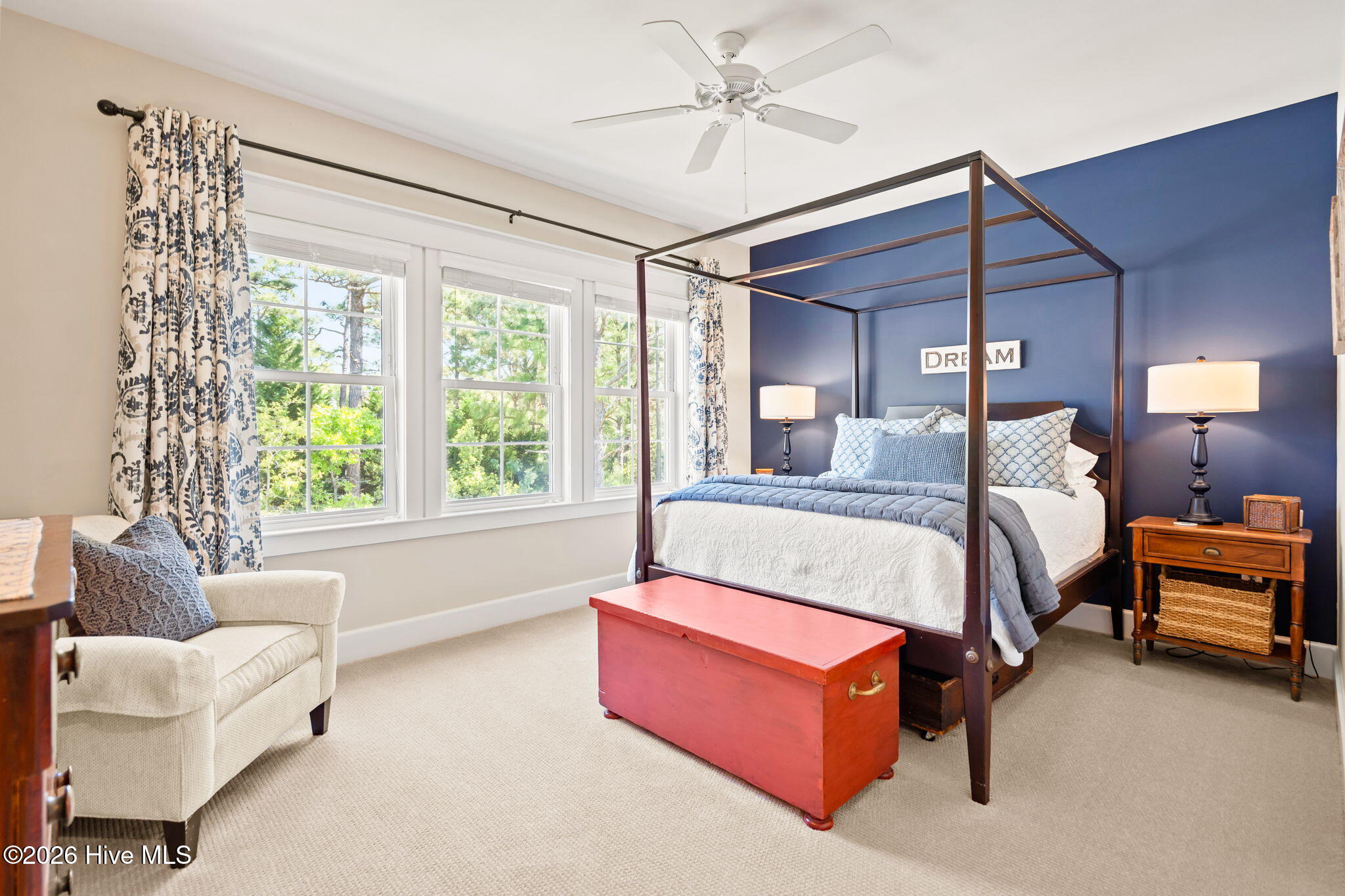 100567886 | Photo 49