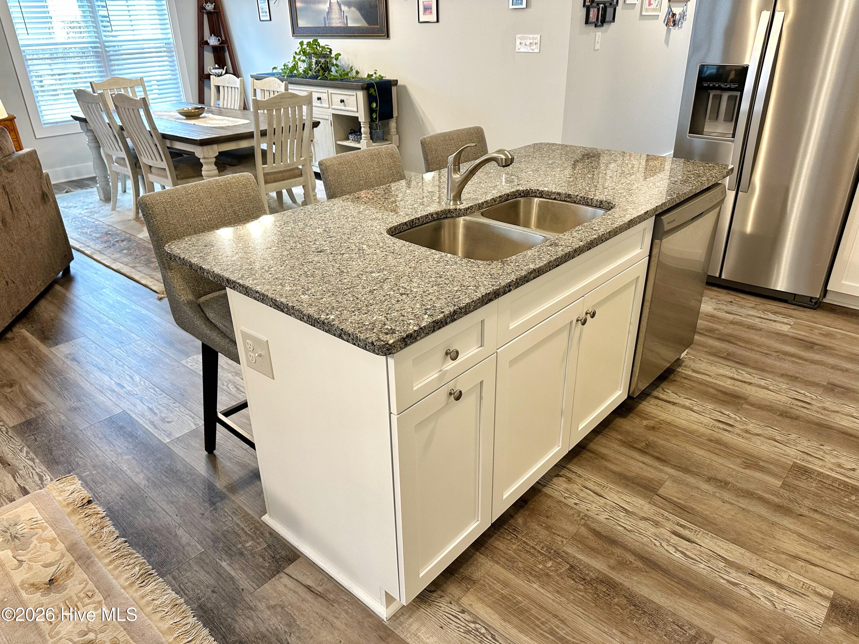 100555185 | Photo 14