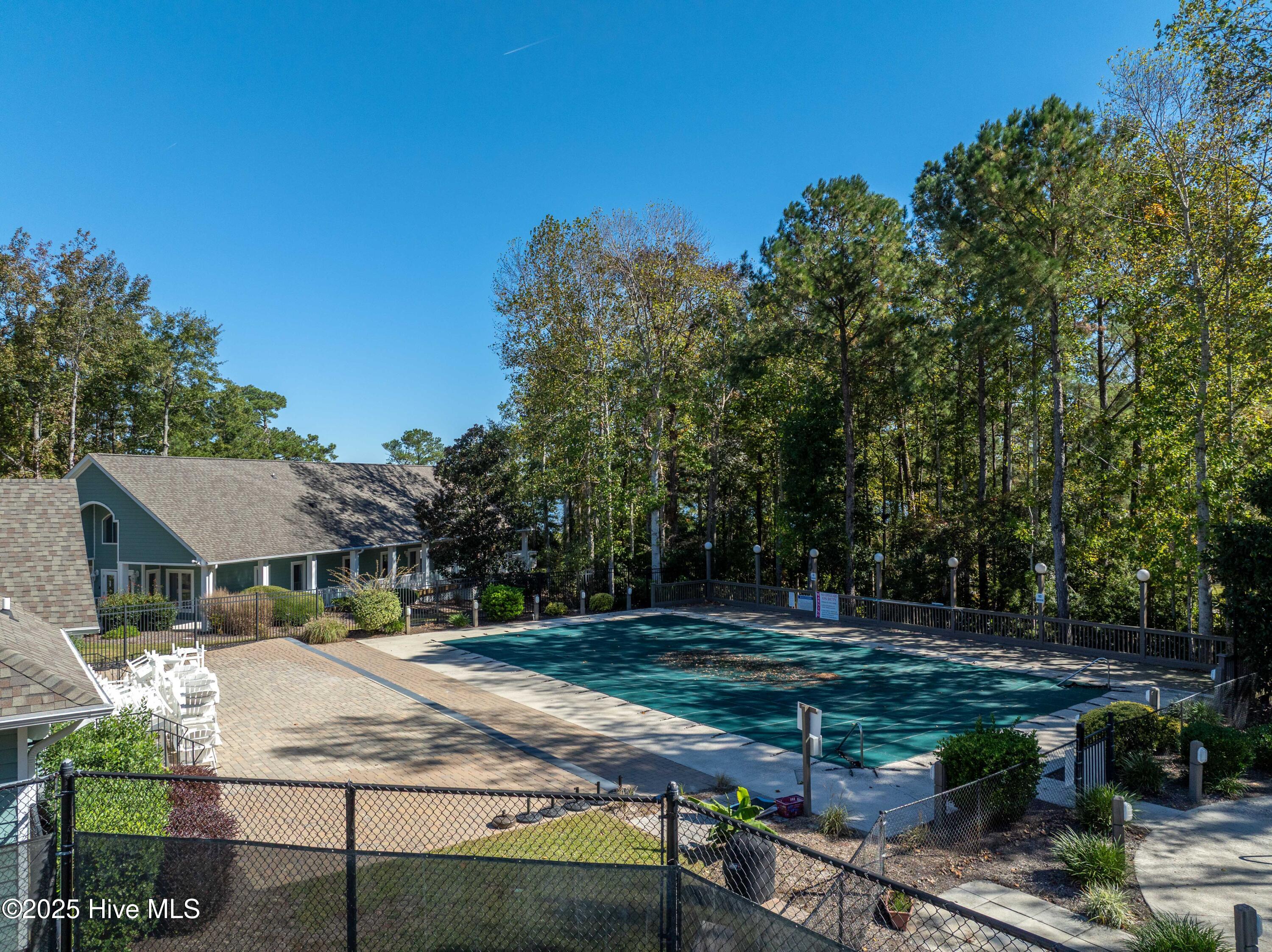 100537657 | Photo 68