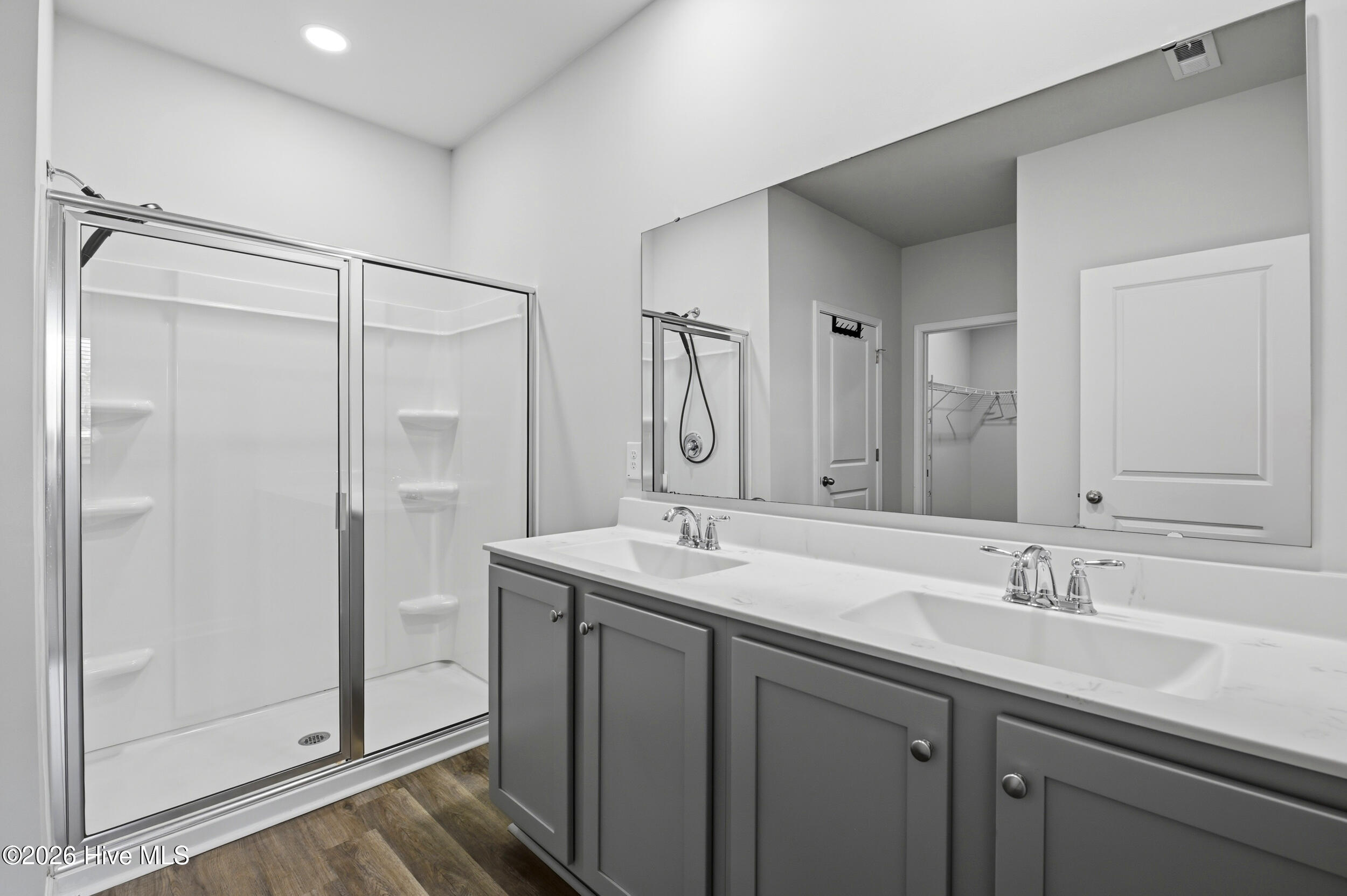 100563269 | Photo 17