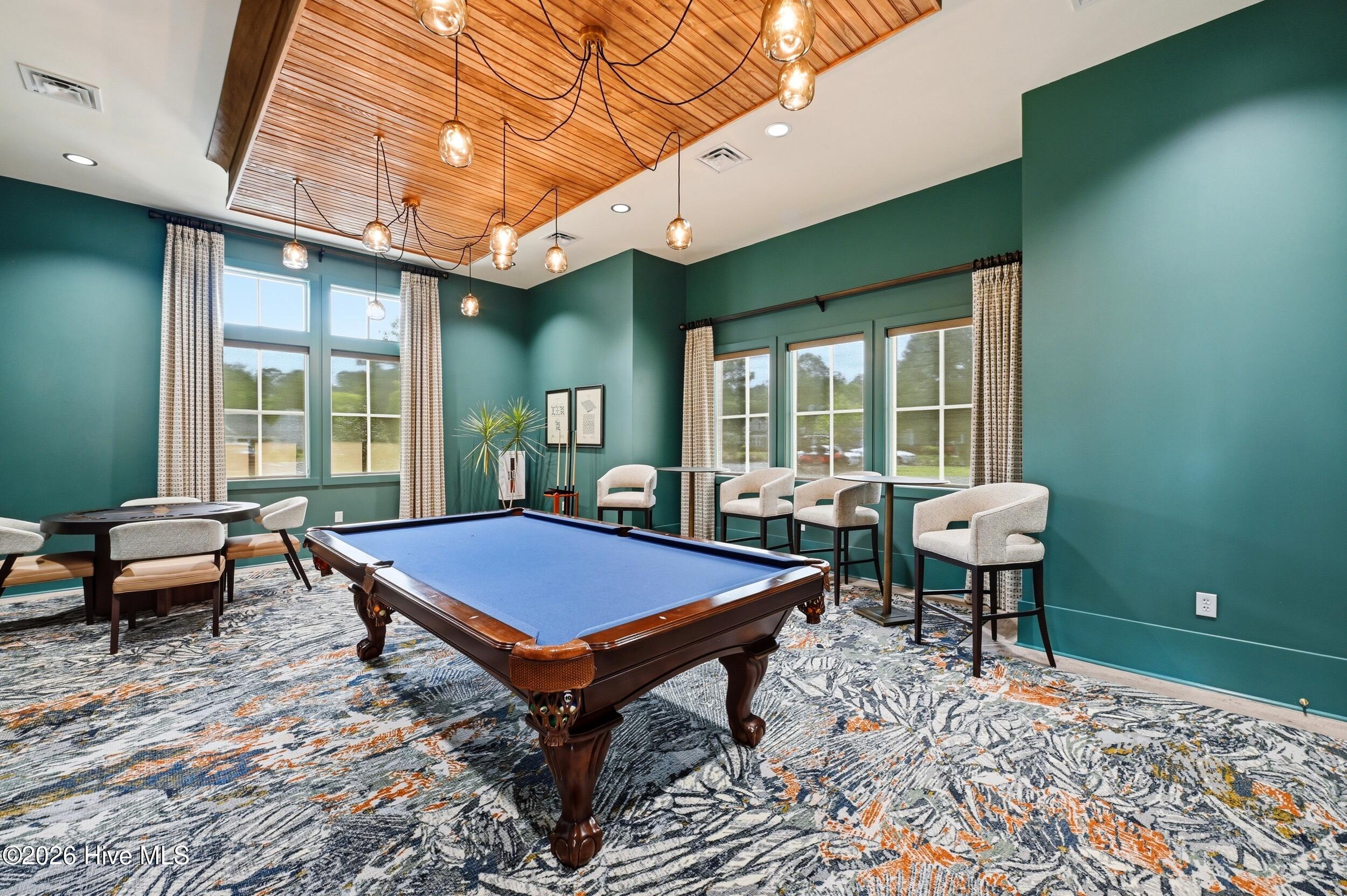 100567855 | Photo 73