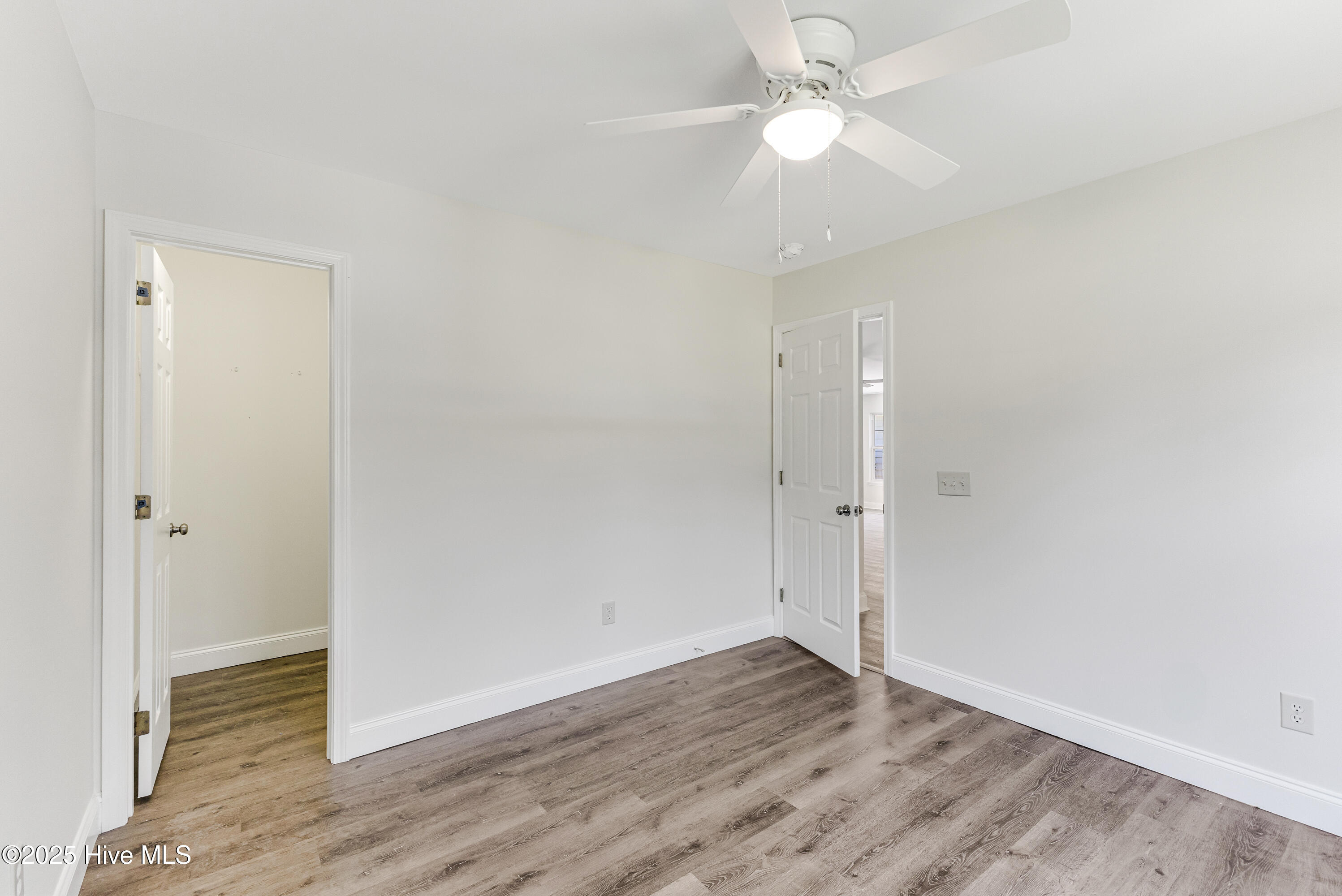 100563033 | Photo 22