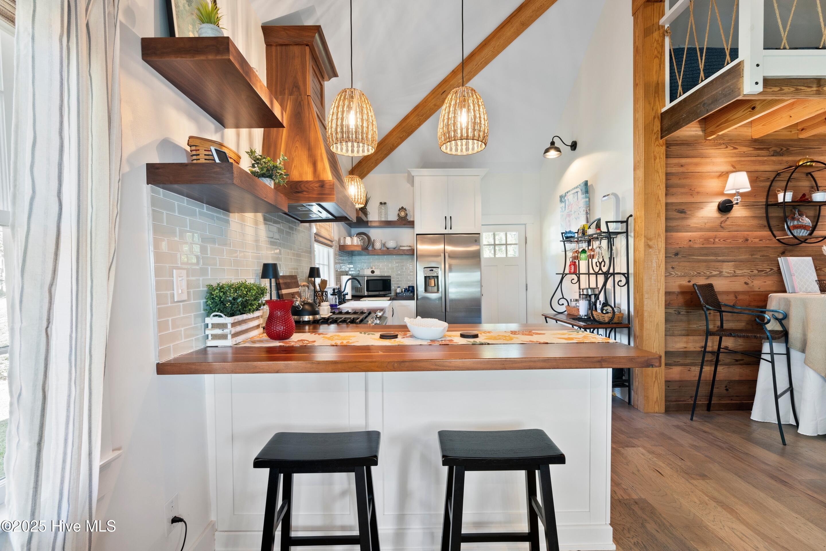 100538504 | Photo 16