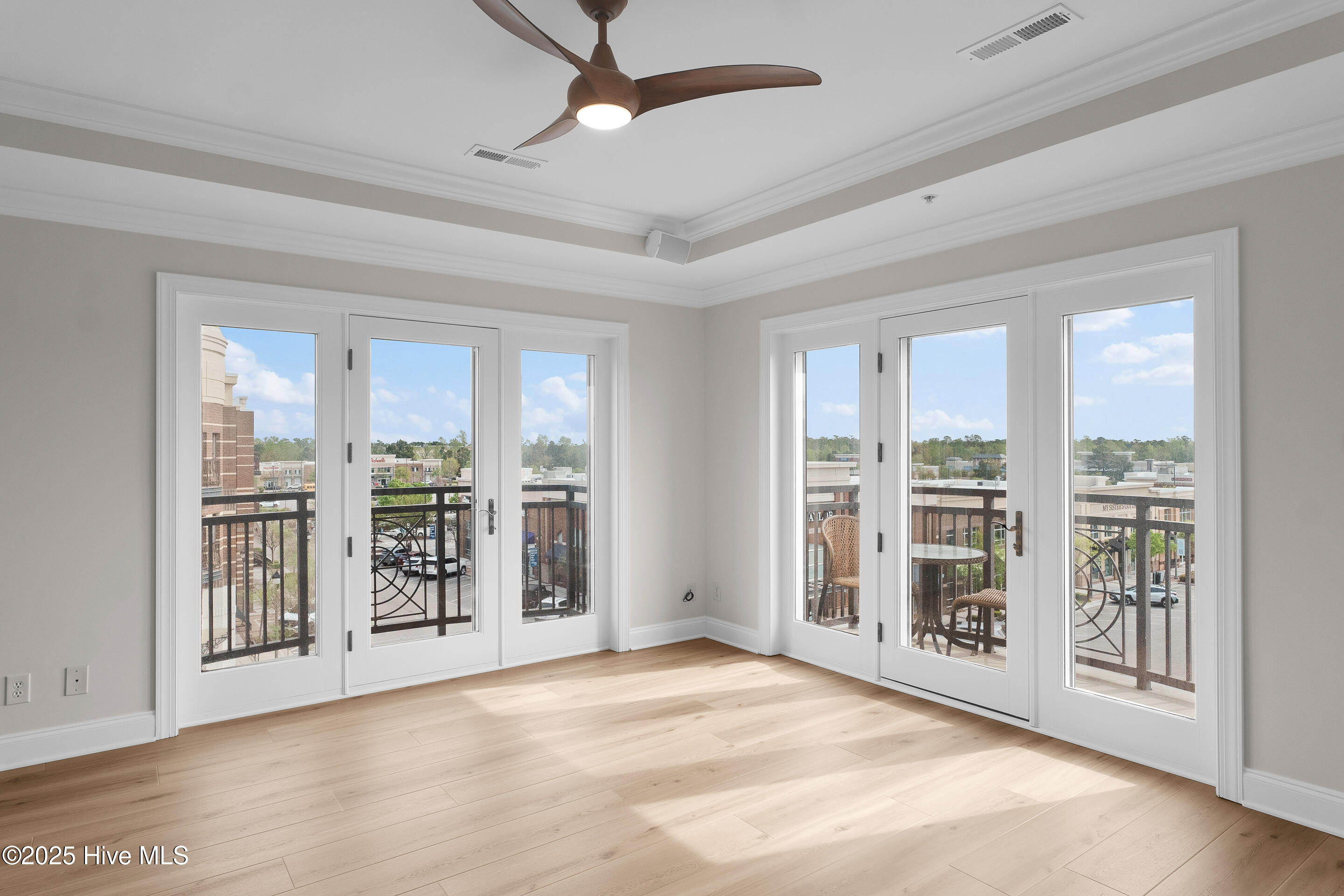 100506619 | Photo 10