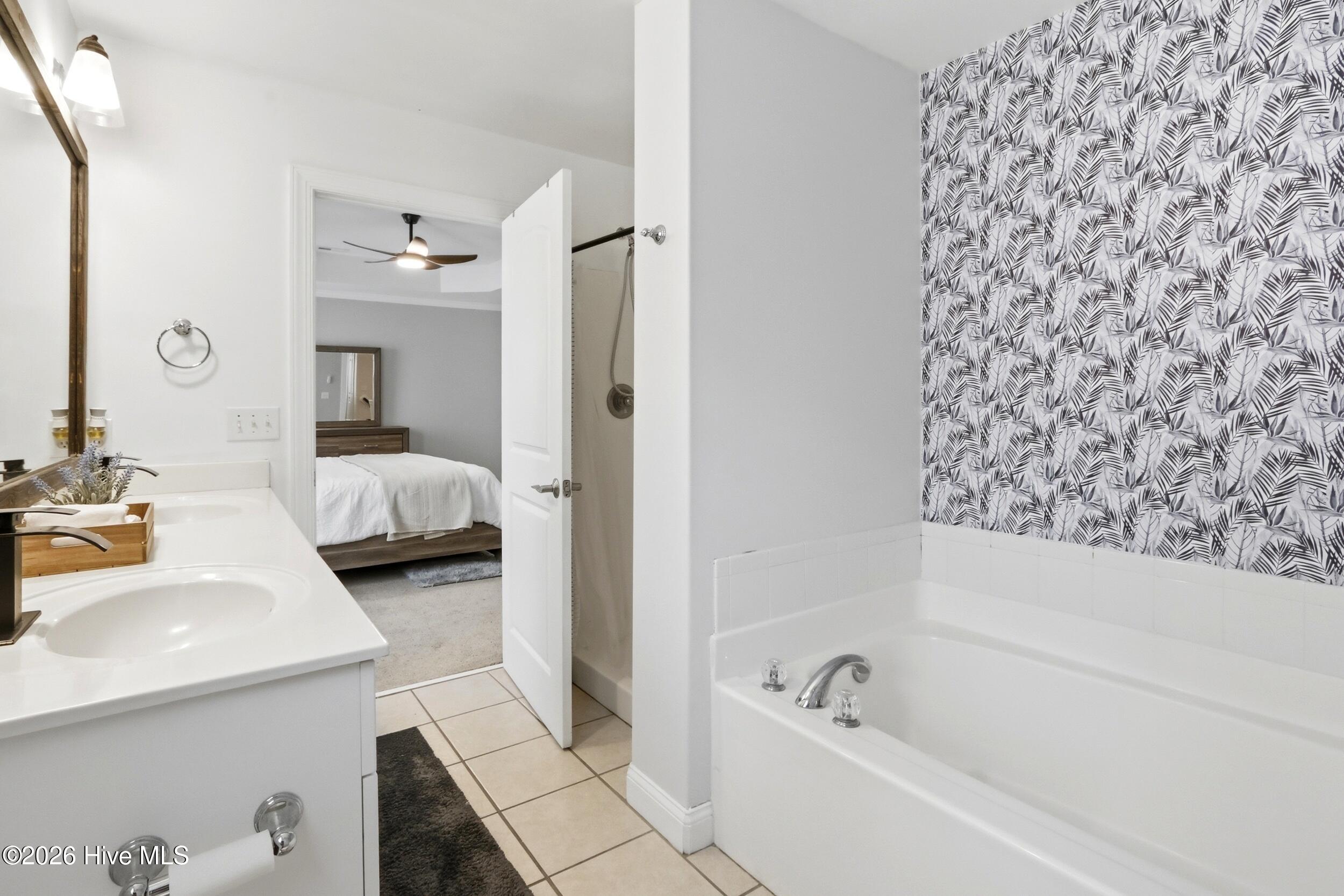 100538724 | Photo 26