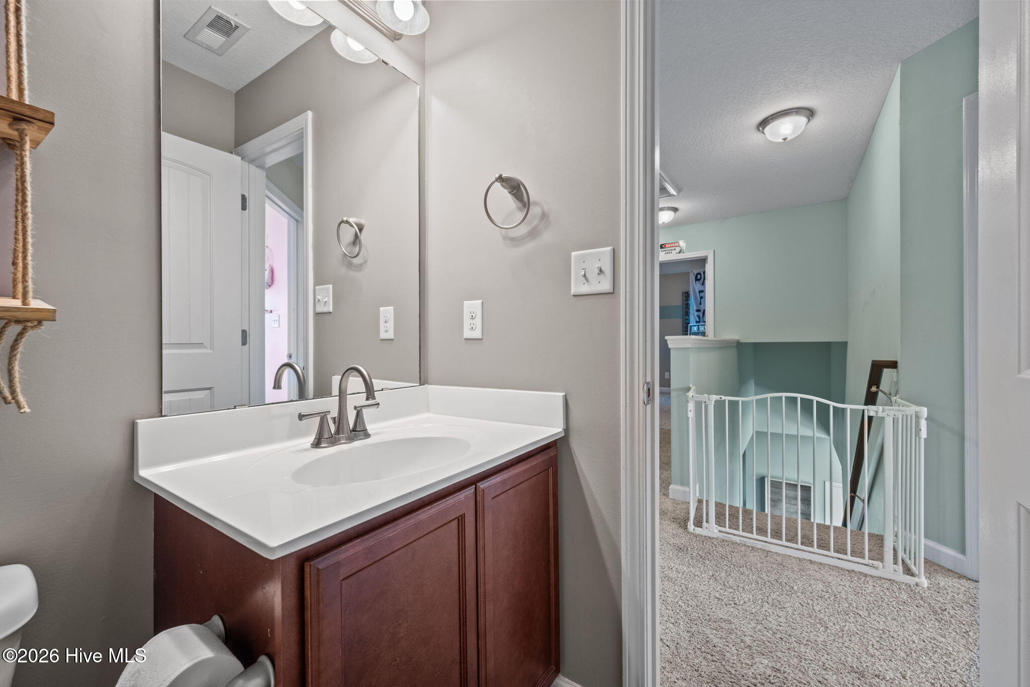 100564258 | Photo 34