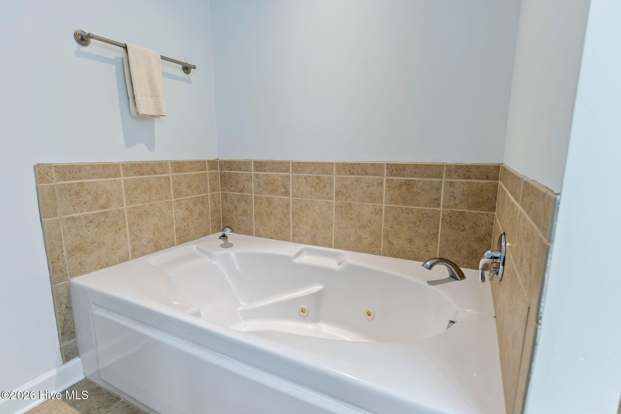 100570292 | Photo 31