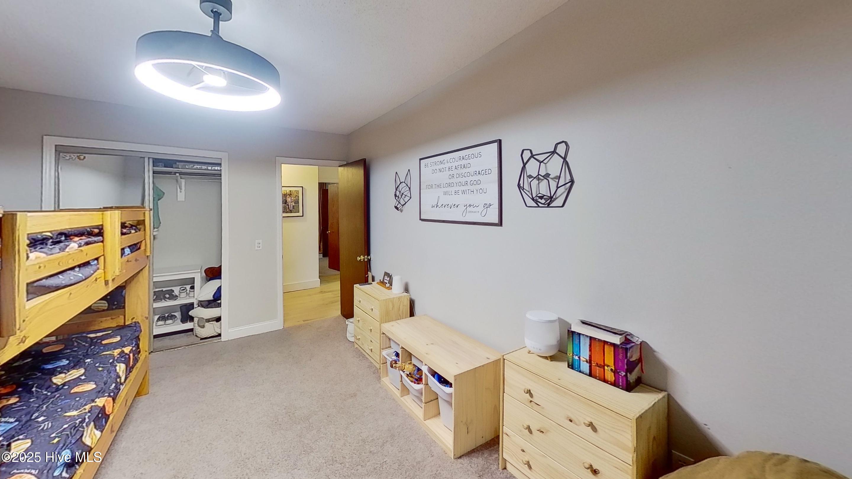 100544095 | Photo 38