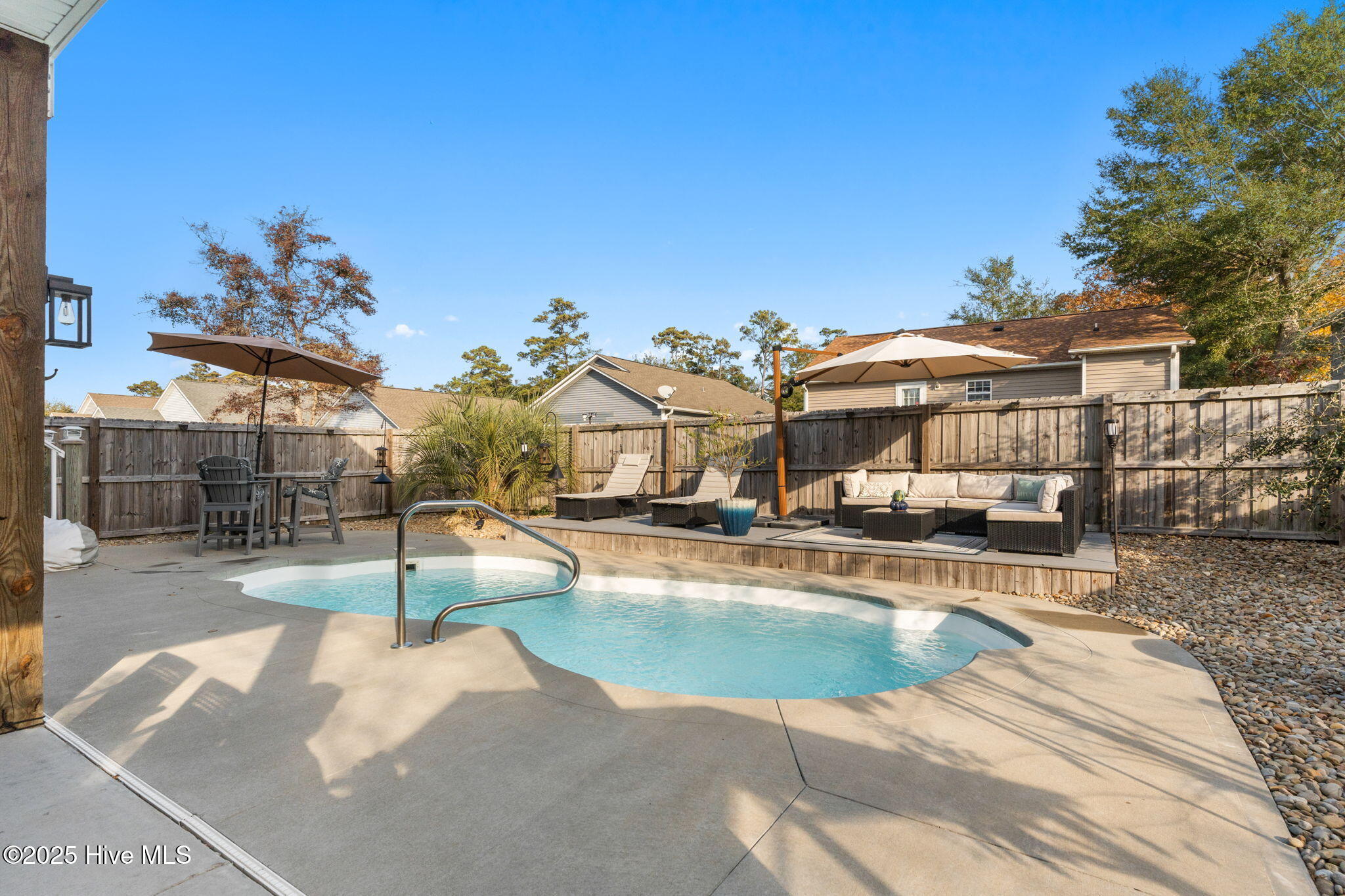 100542676 | Photo 54