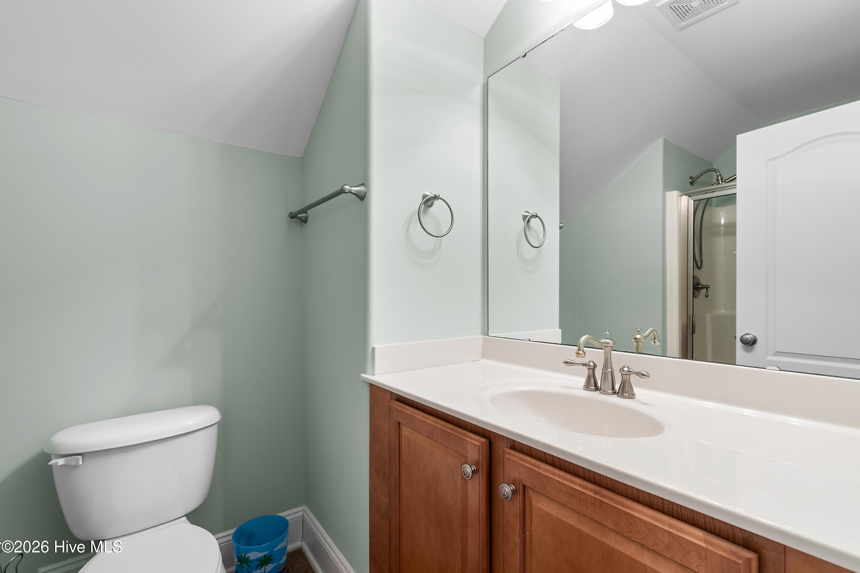 100554083 | Photo 36