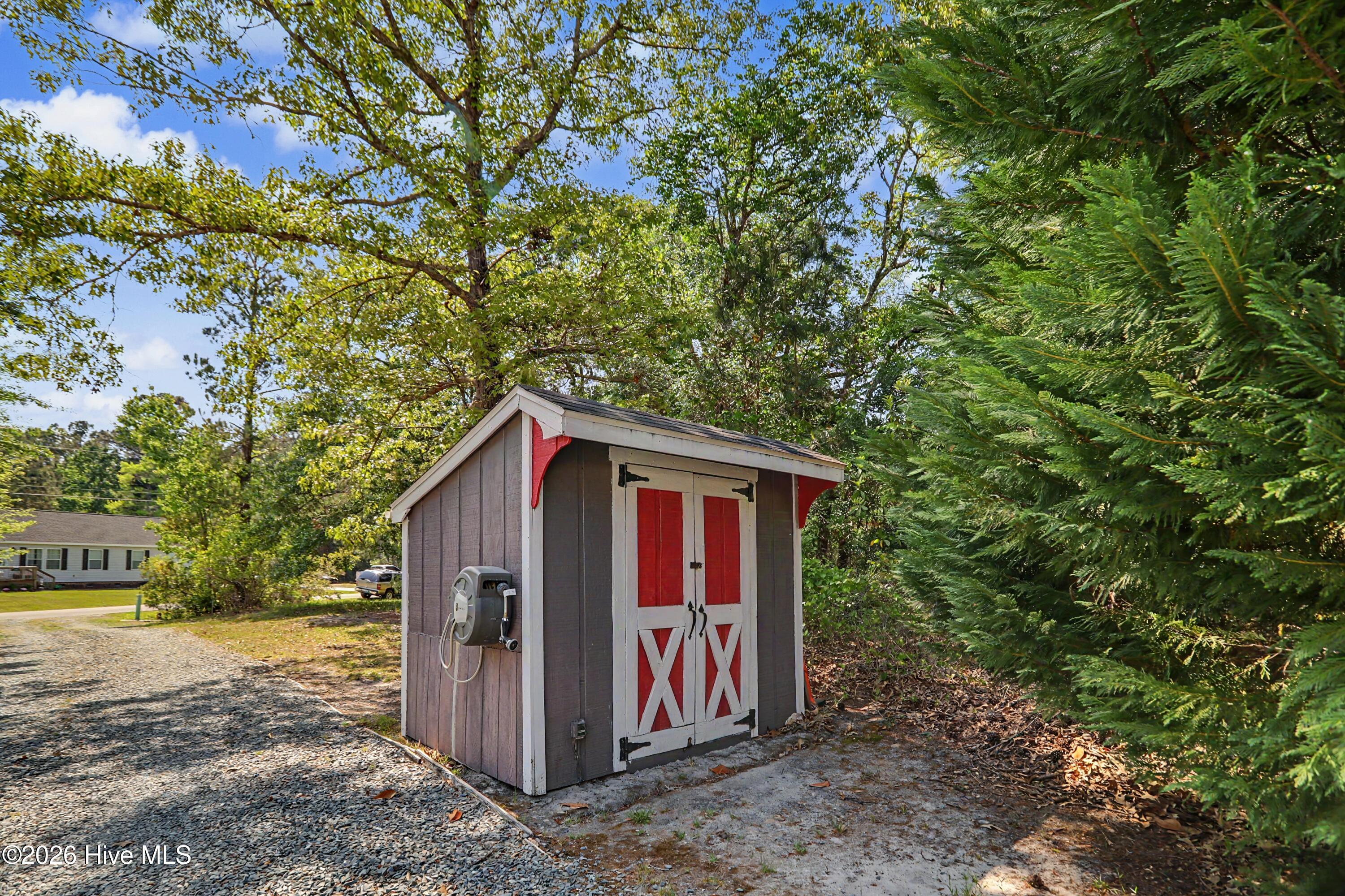 100570246 | Photo 42