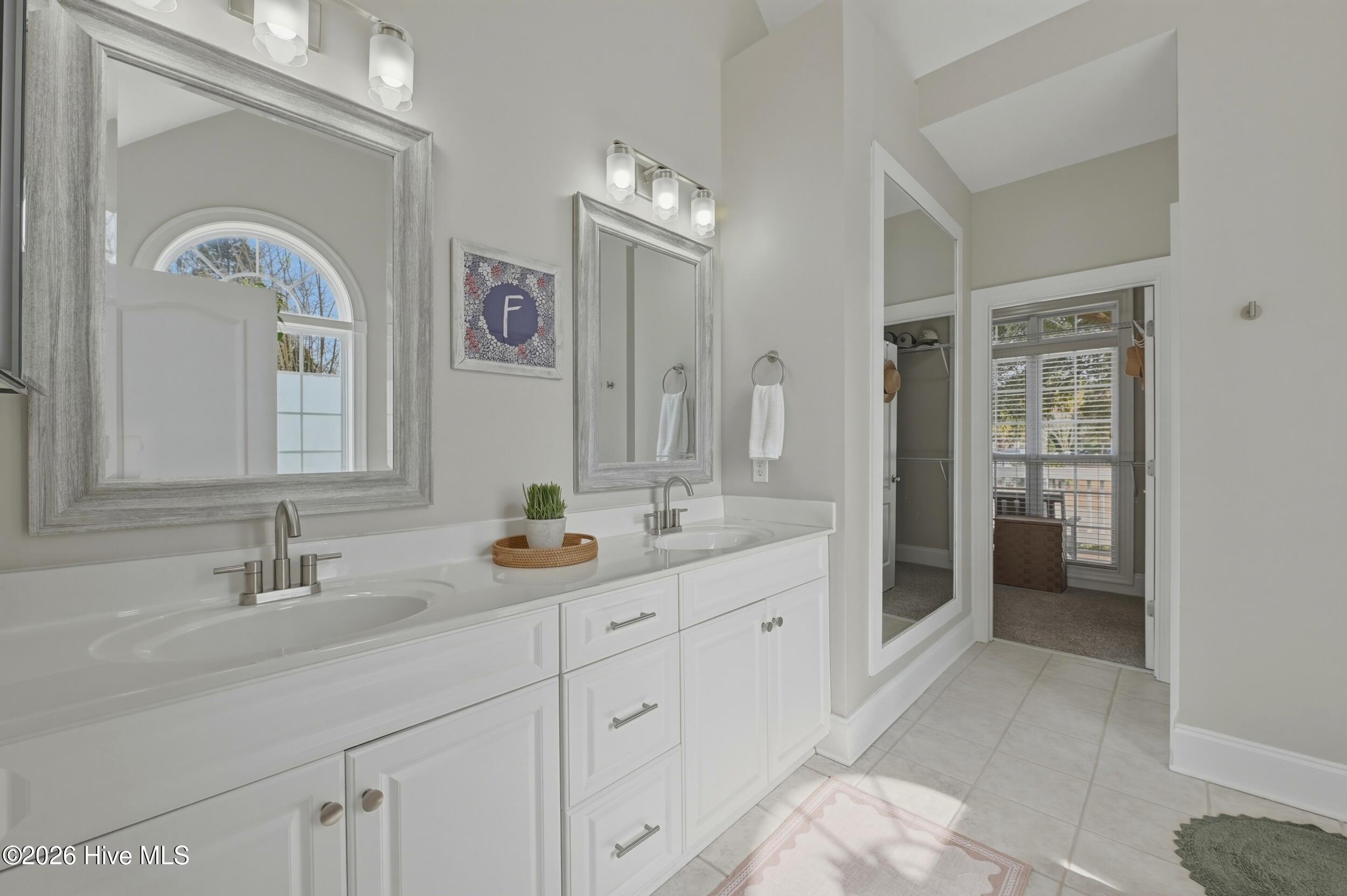 100556453 | Photo 20