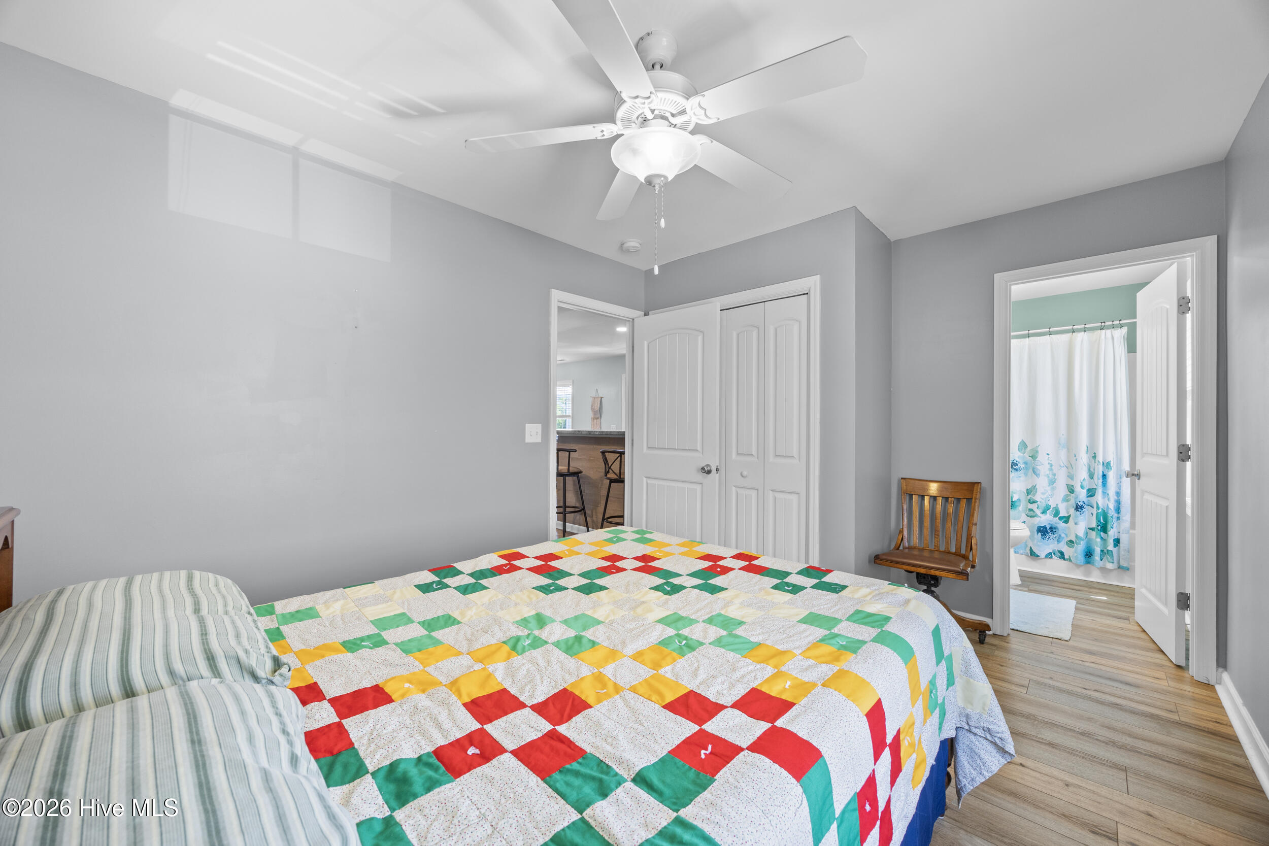 100569653 | Photo 17