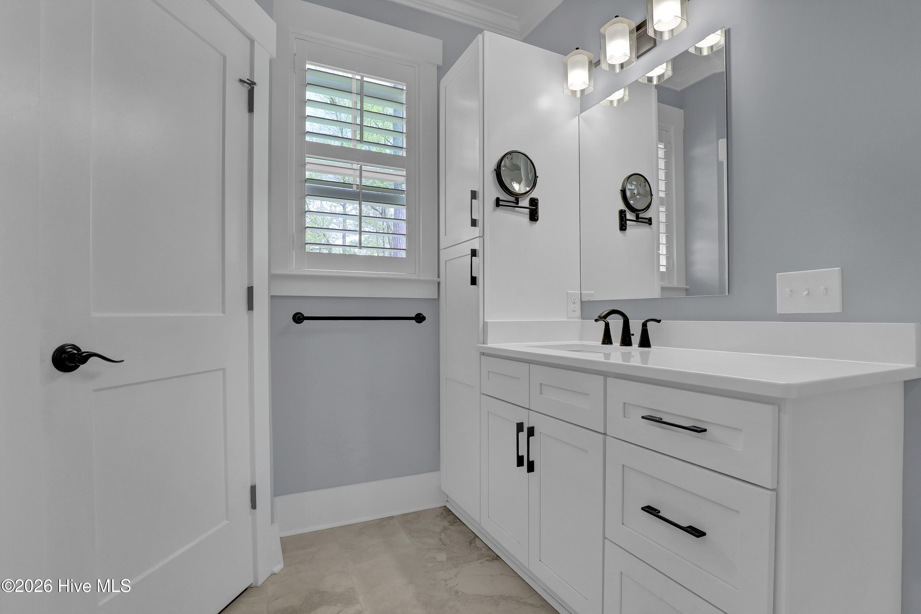 100567366 | Photo 22