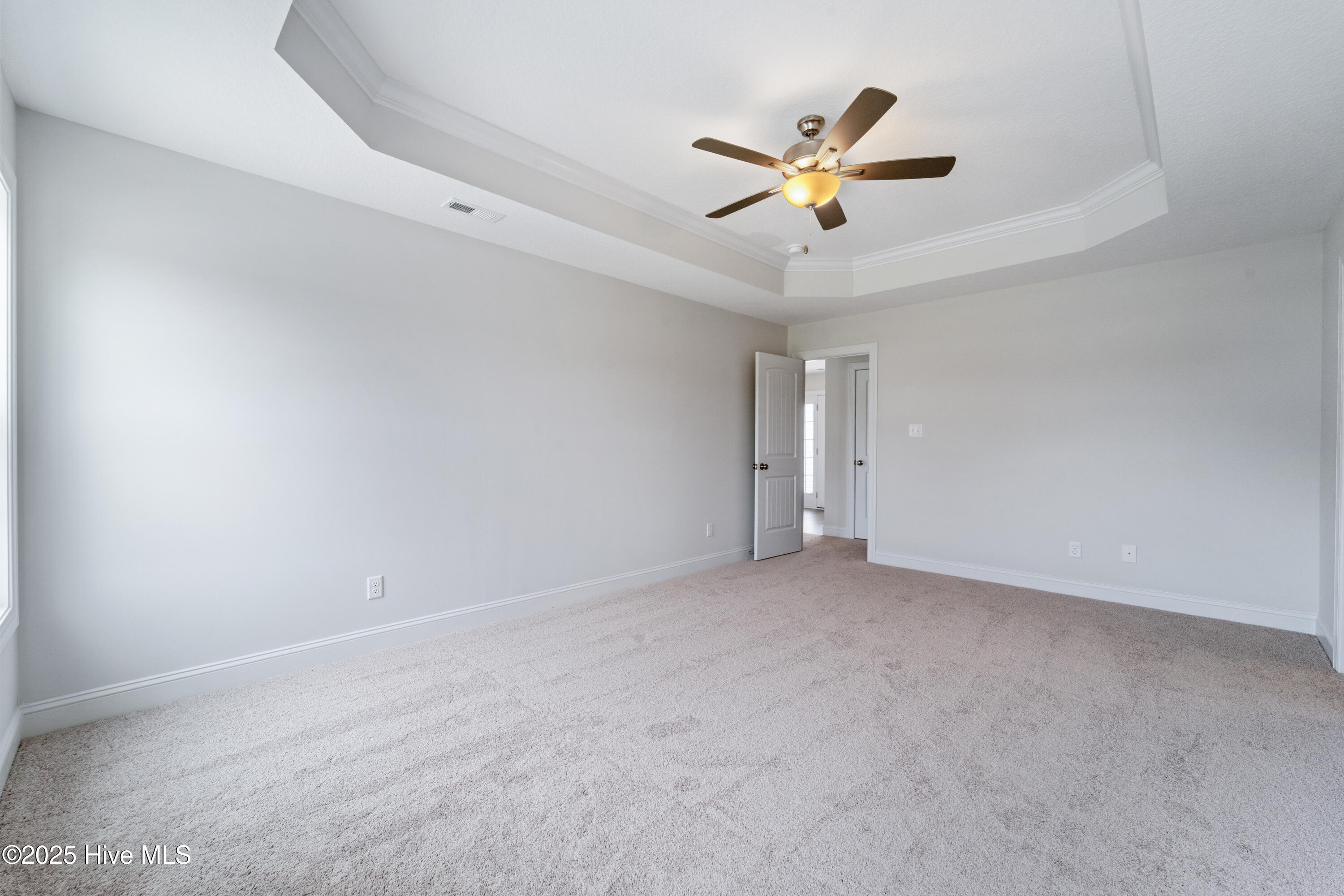 100493444 | Photo 27