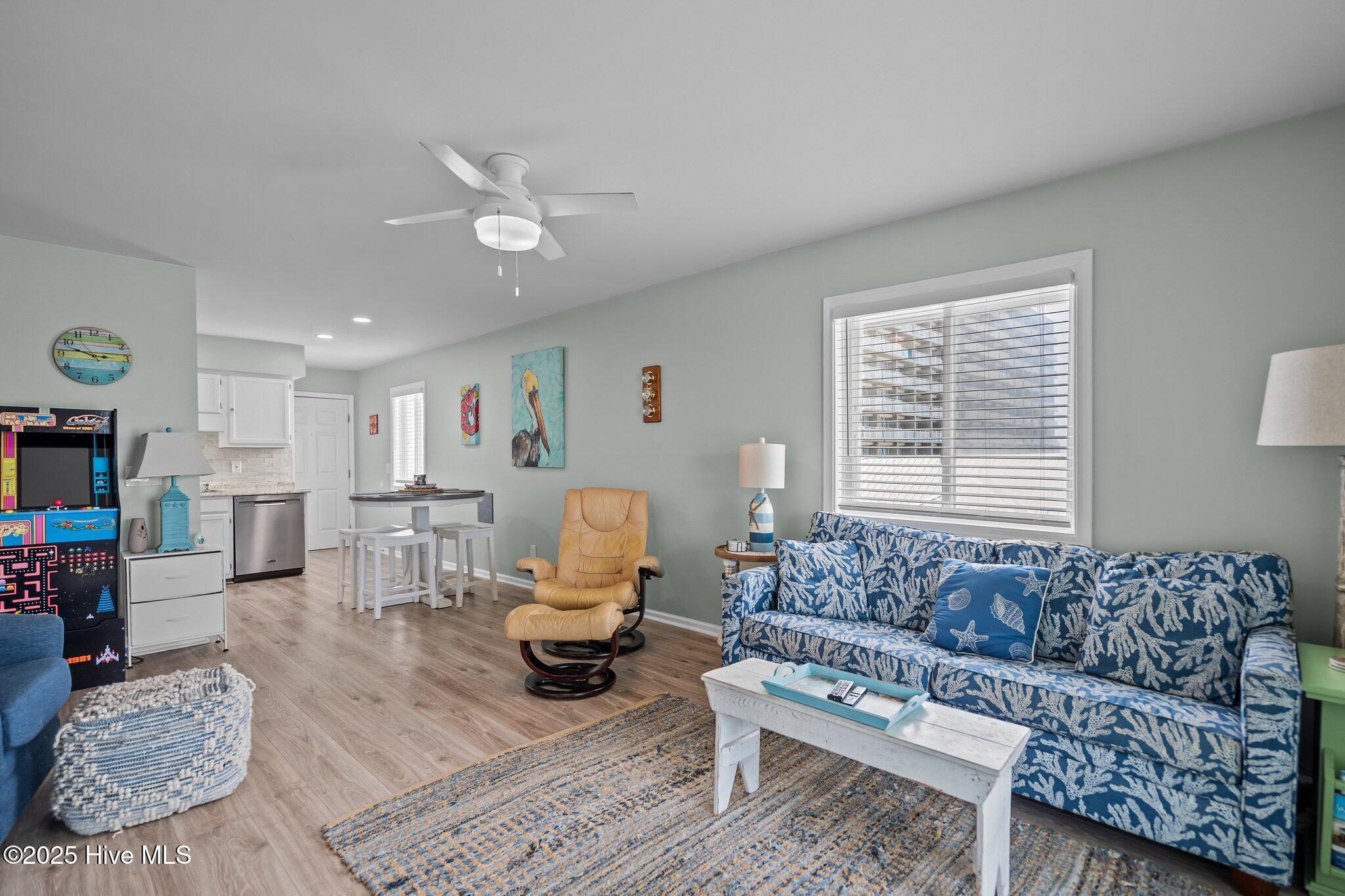 100521784 | Photo 18