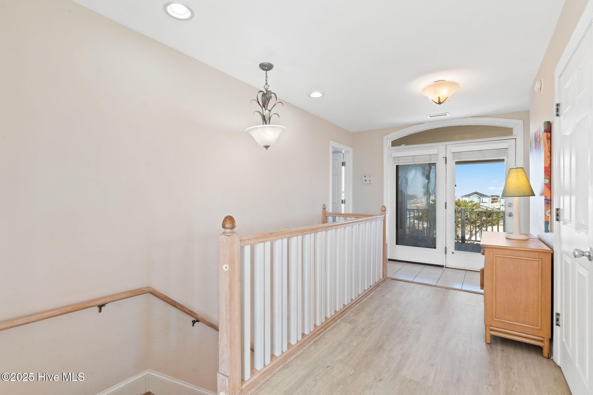 100541460 | Photo 42