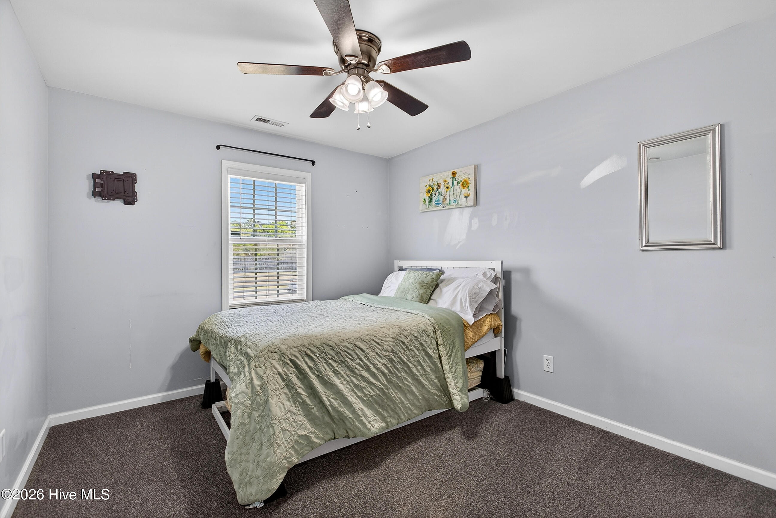 100566610 | Photo 23