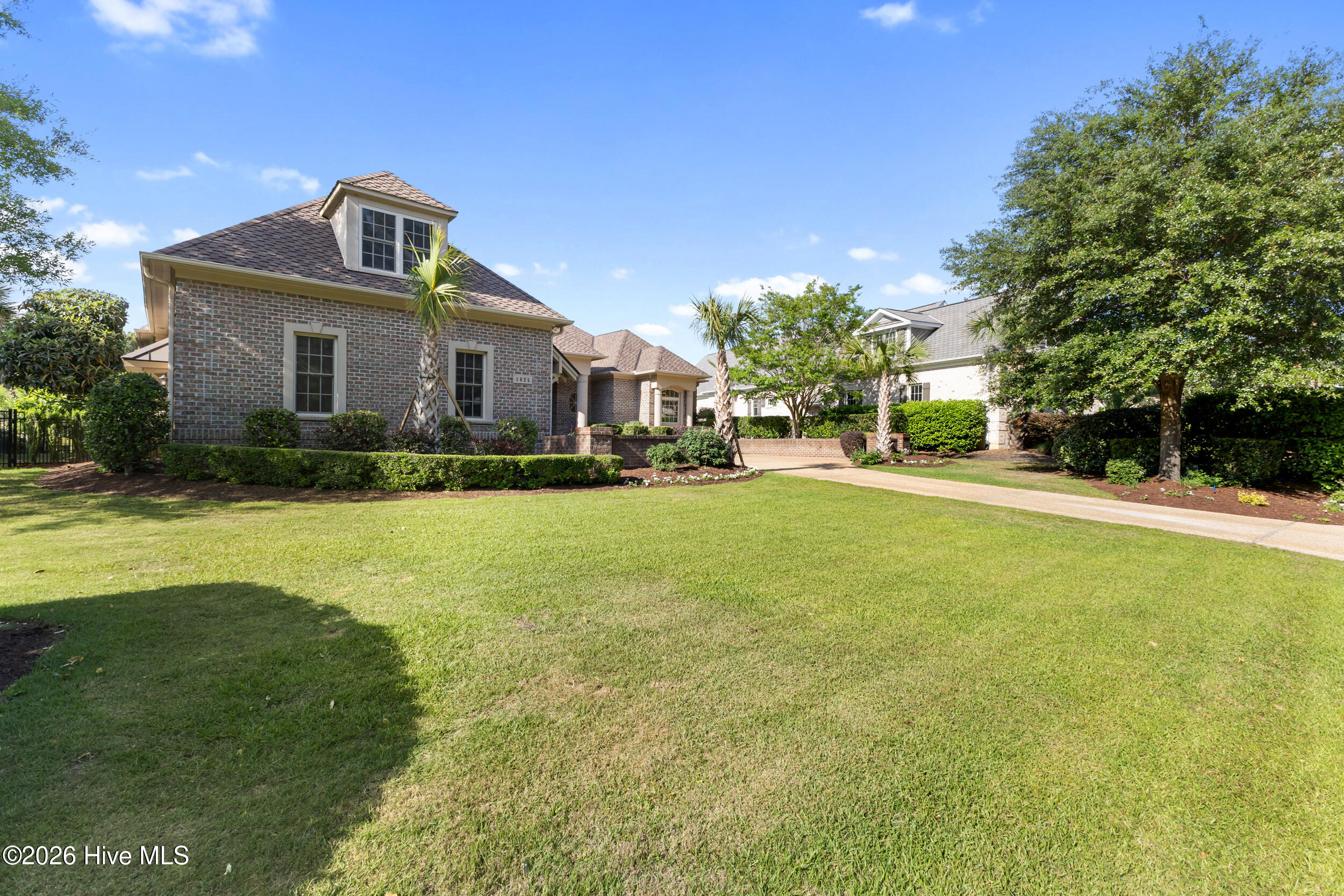 100567857 | Photo 69