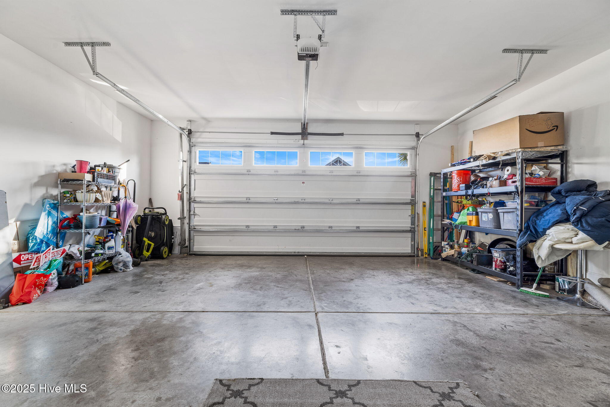 100542385 | Photo 43