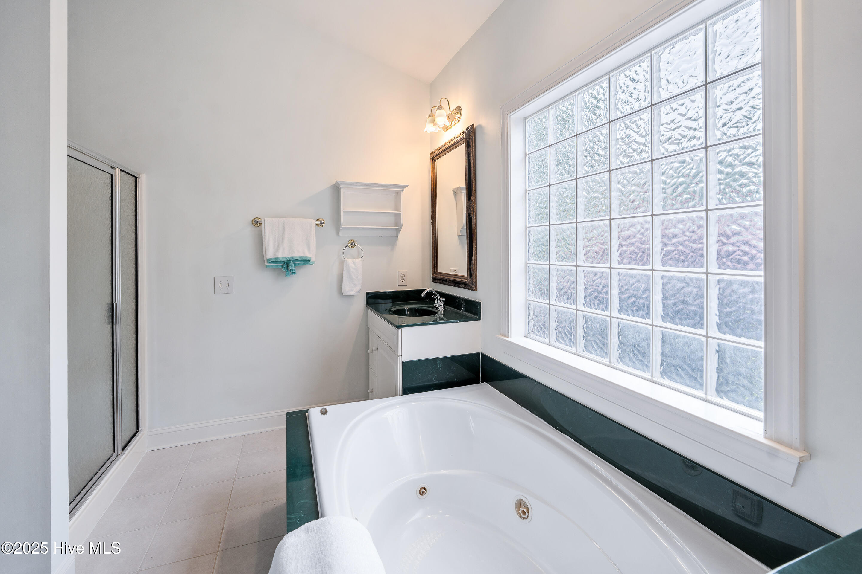 100499709 | Photo 35