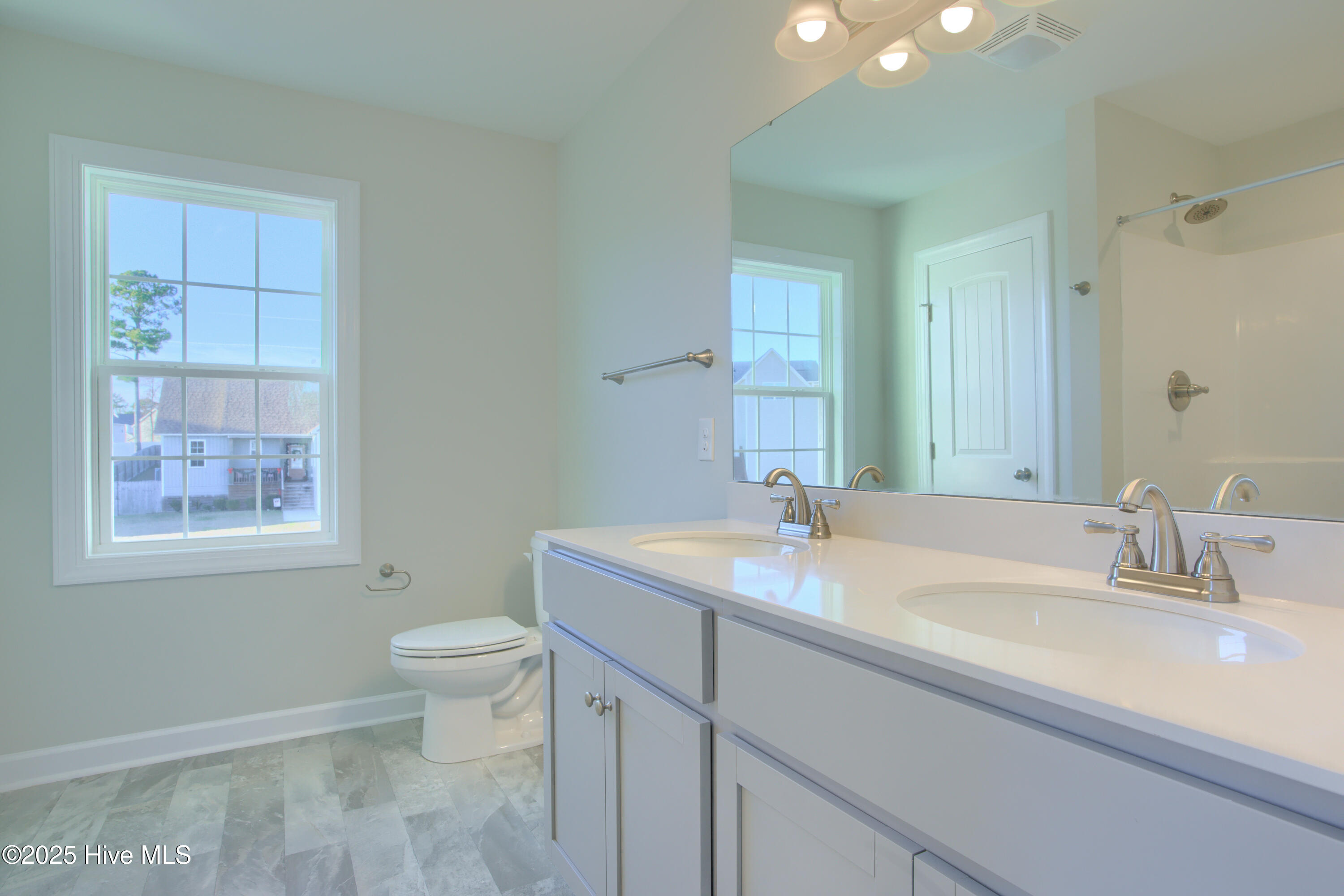 100527048 | Photo 29