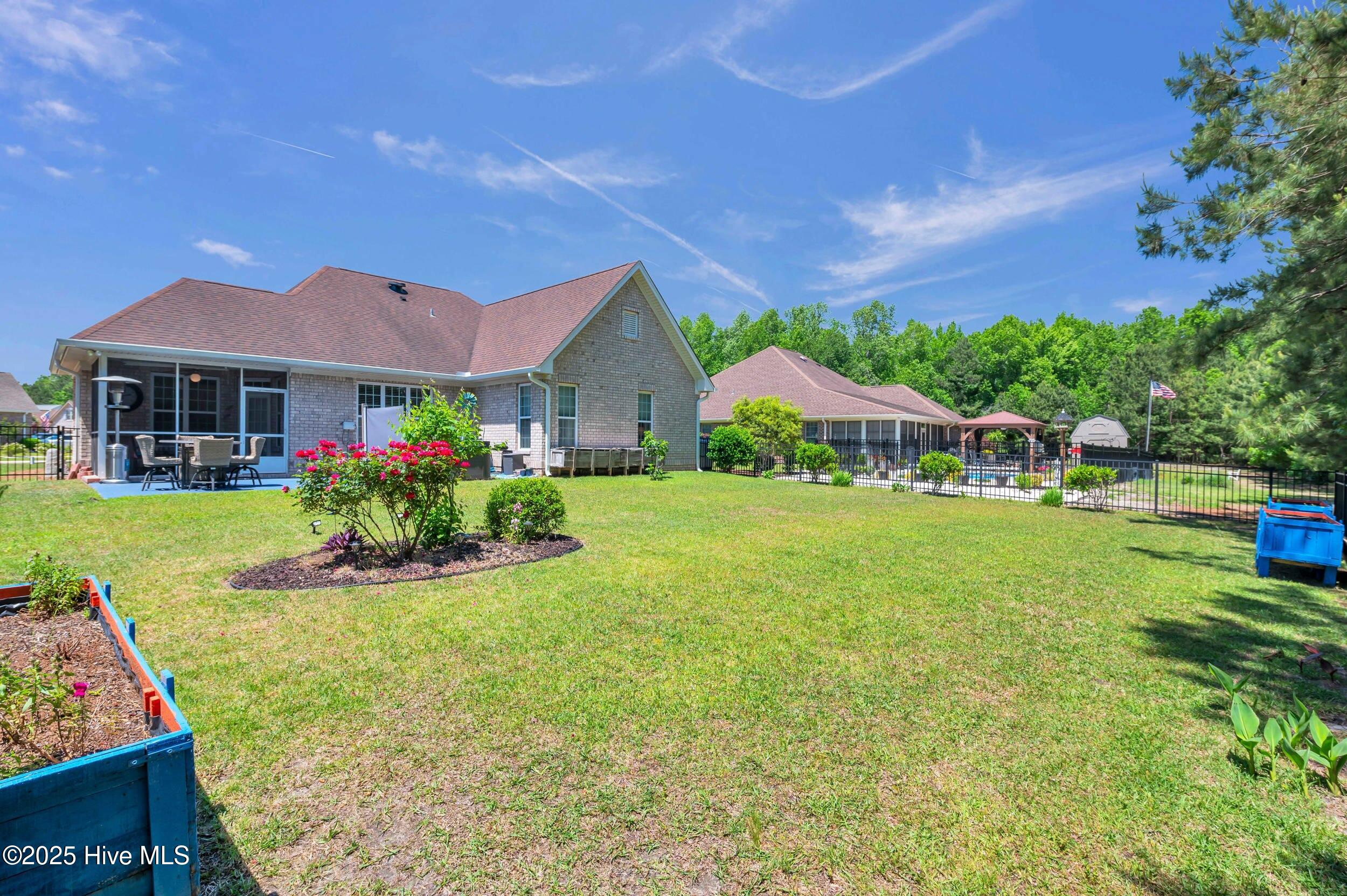 100506043 | Photo 60