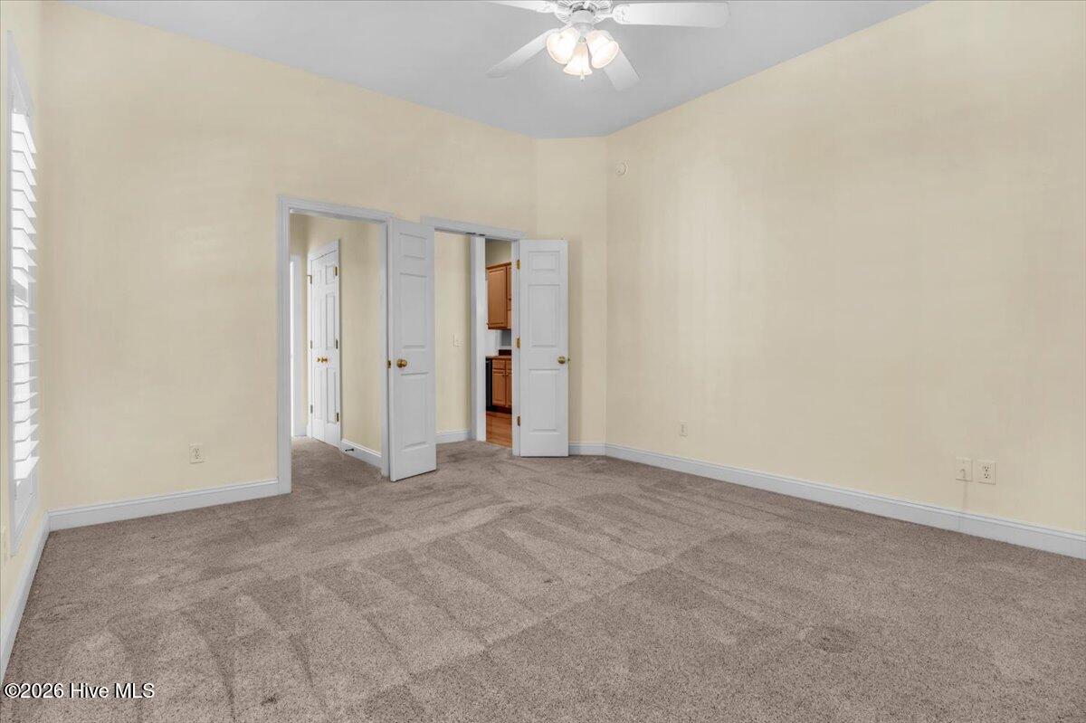 100569829 | Photo 40