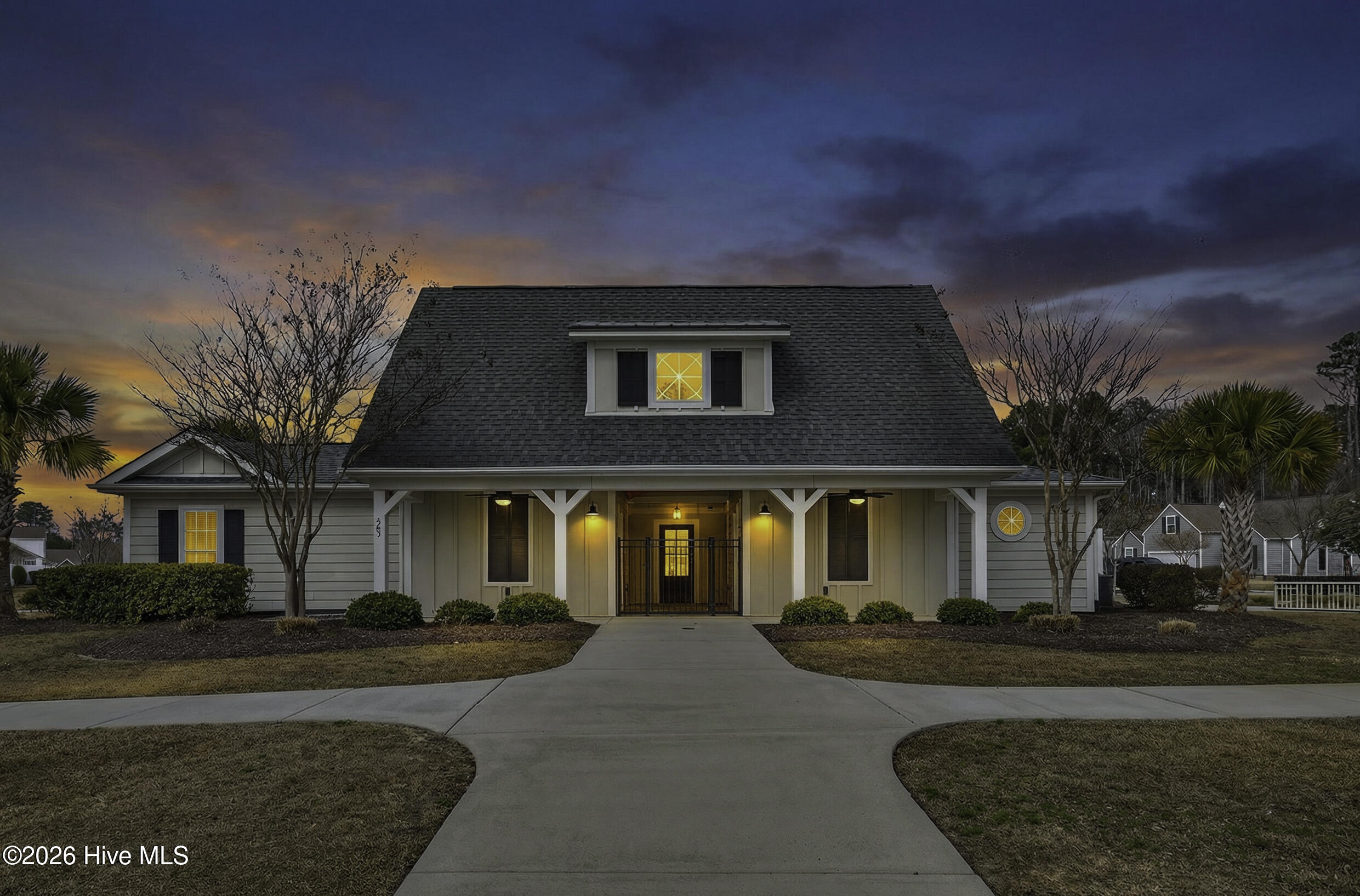 100558263 | Photo 46