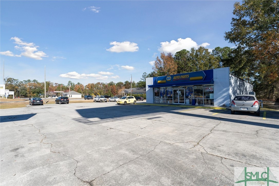 1564 Dean Forest Road, Savannah, GA, 31408