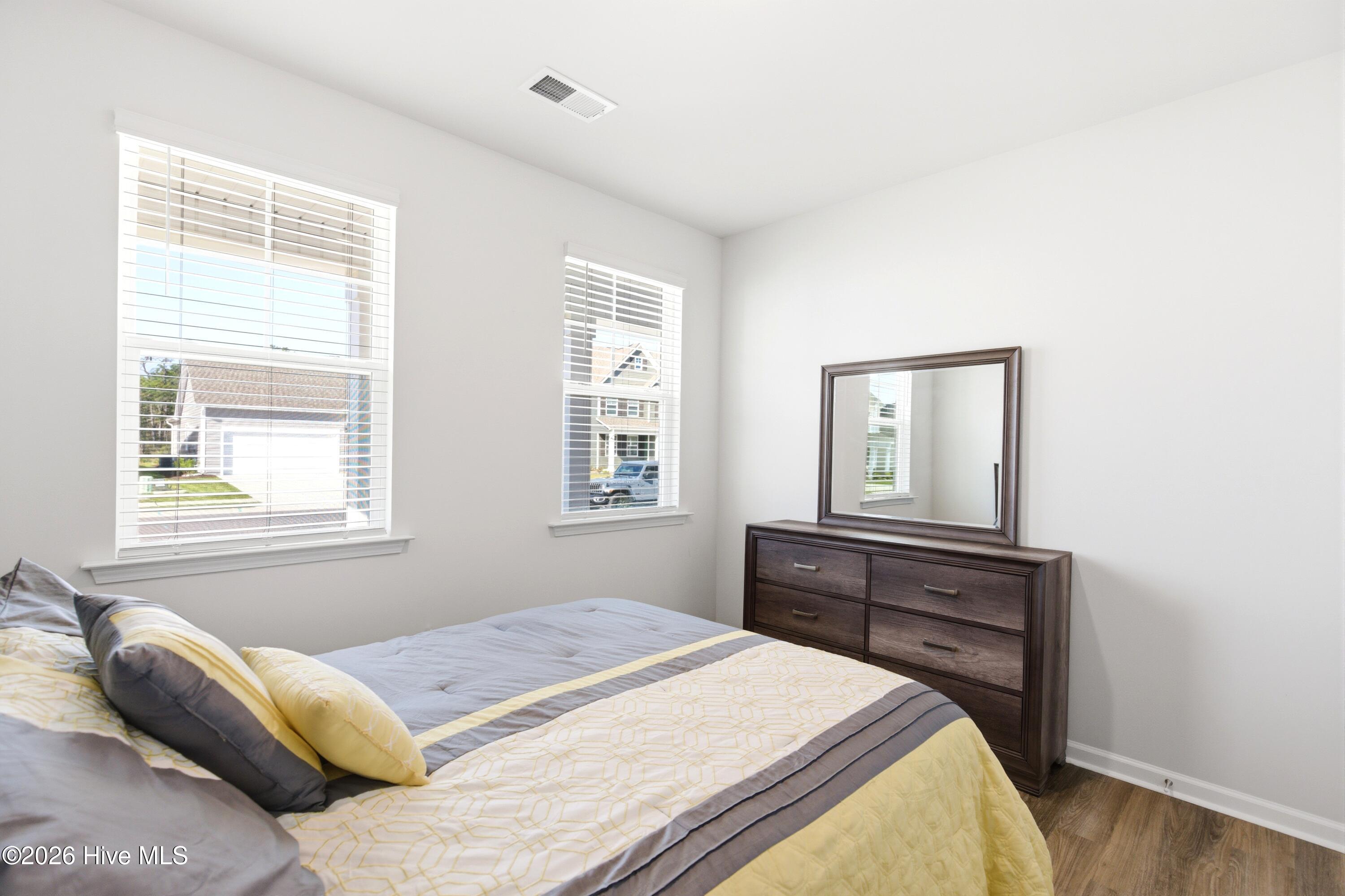 100563047 | Photo 42