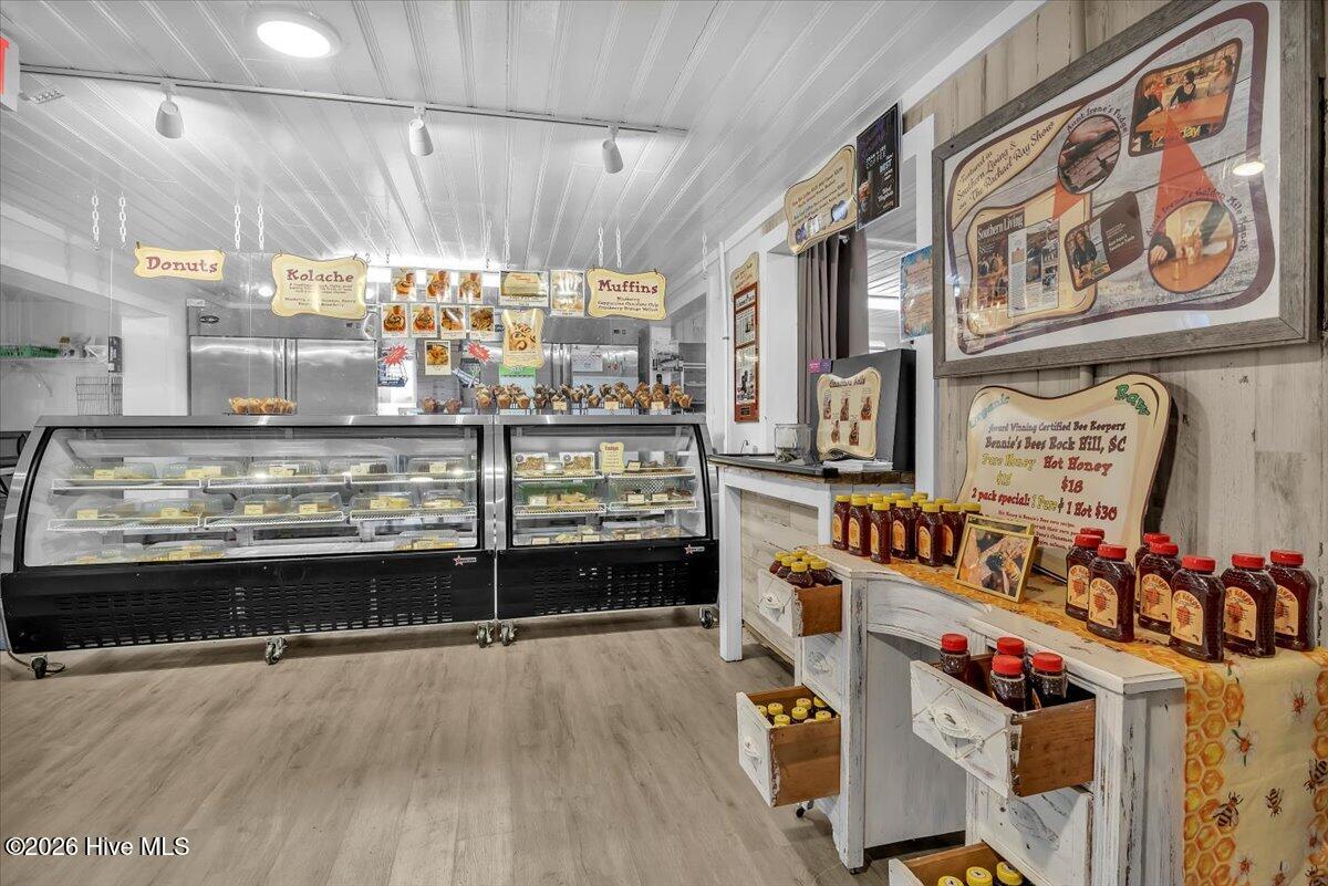 100551902 | Photo 22