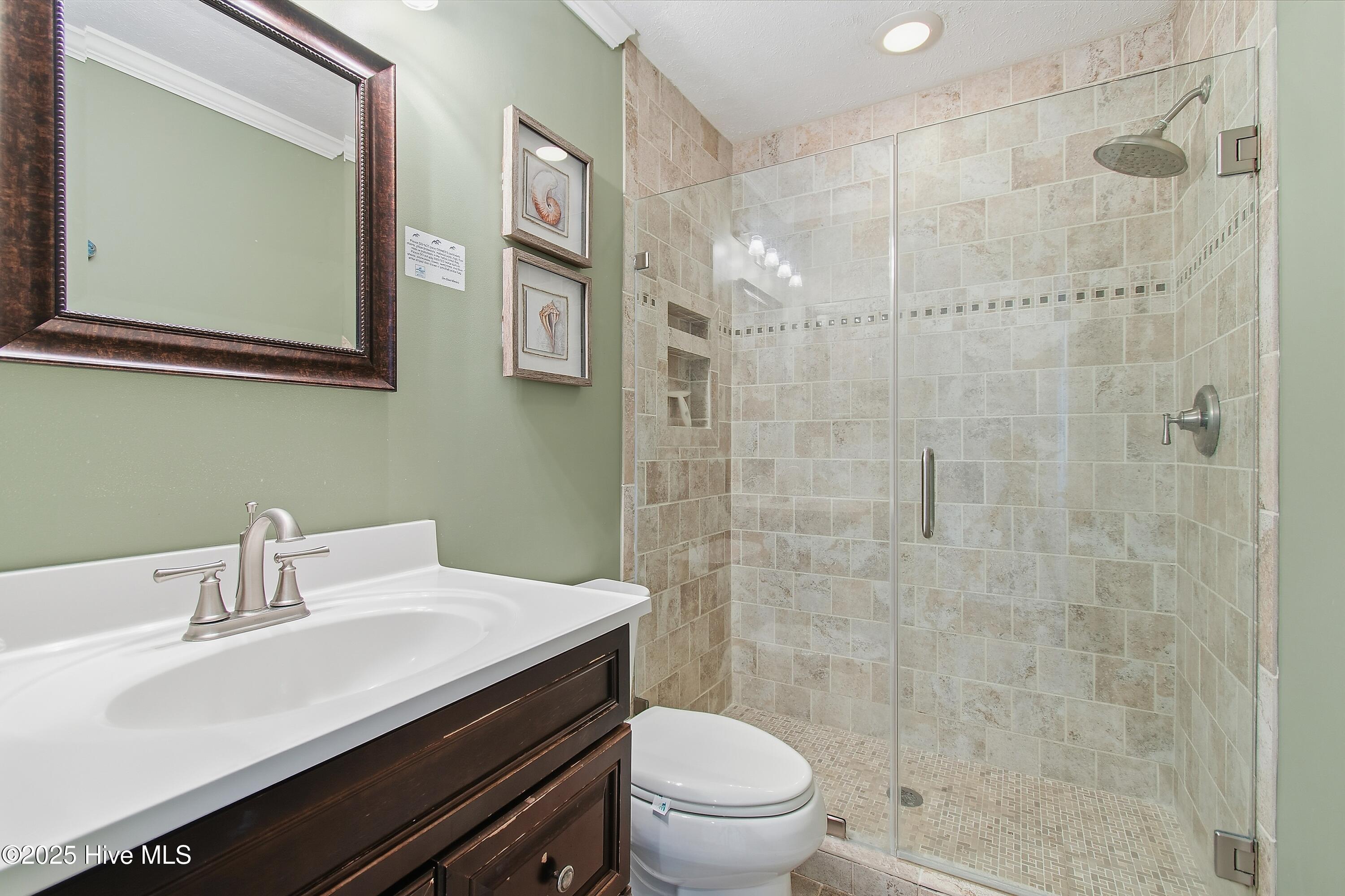 100544302 | Photo 31