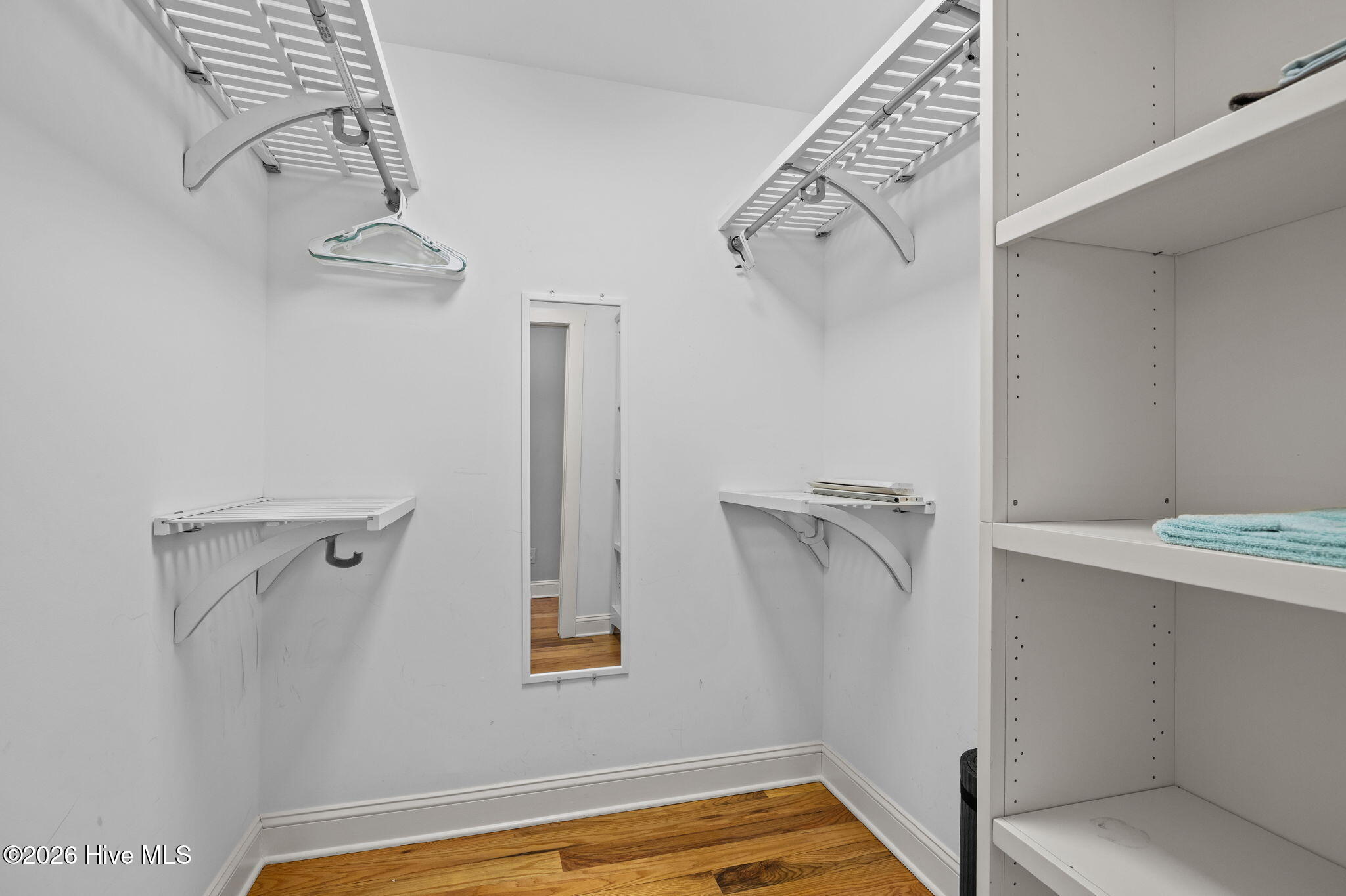 100553513 | Photo 23