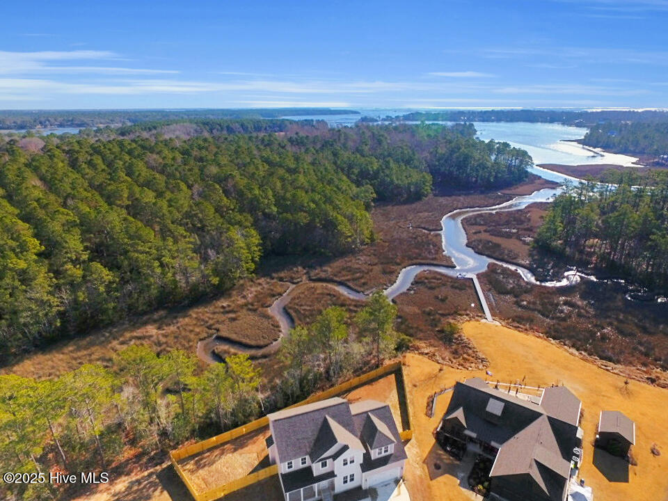 100566089 | Photo 47