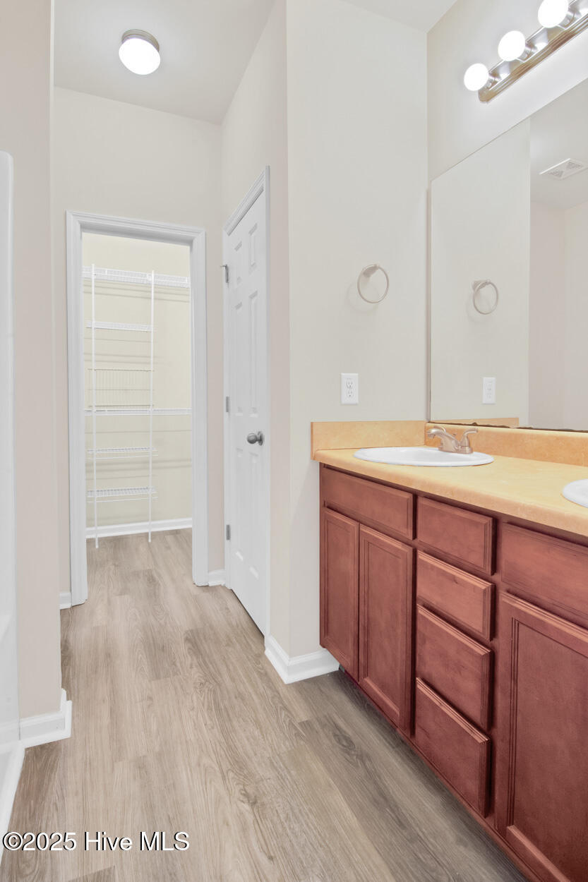 100547206 | Photo 18