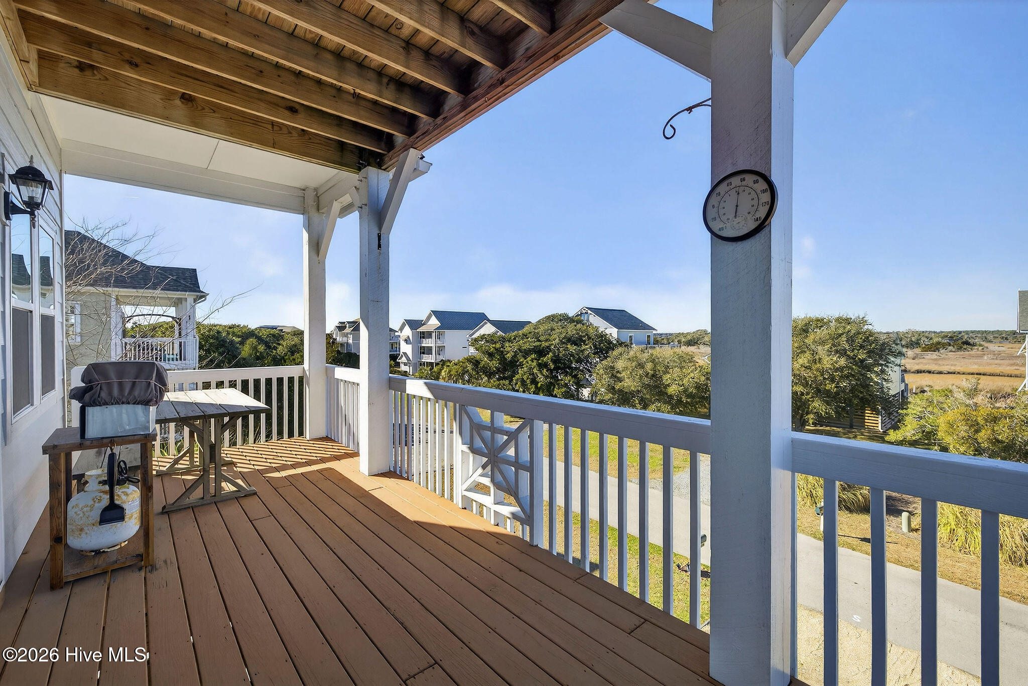 100549584 | Photo 52