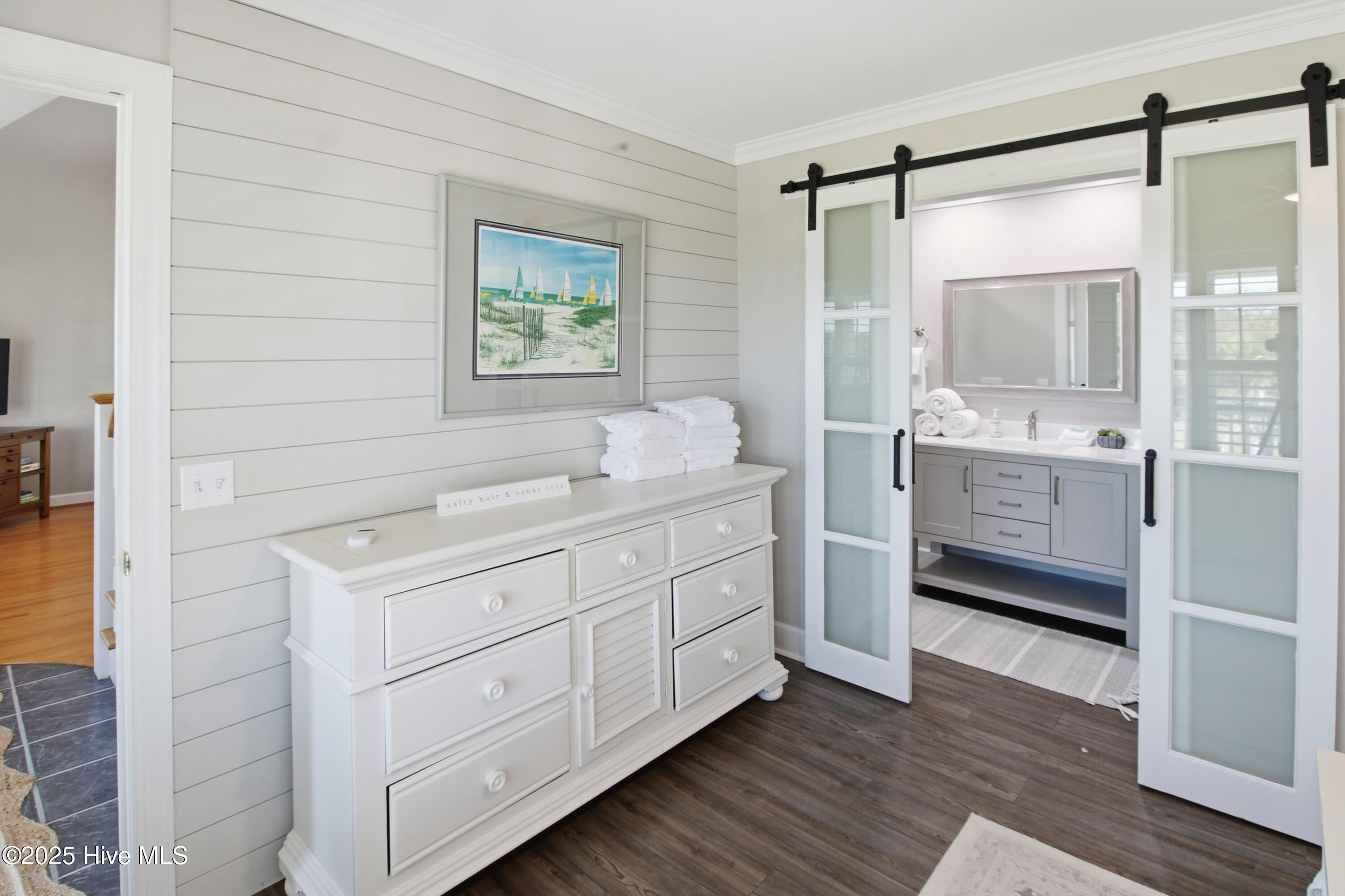 100557076 | Photo 21