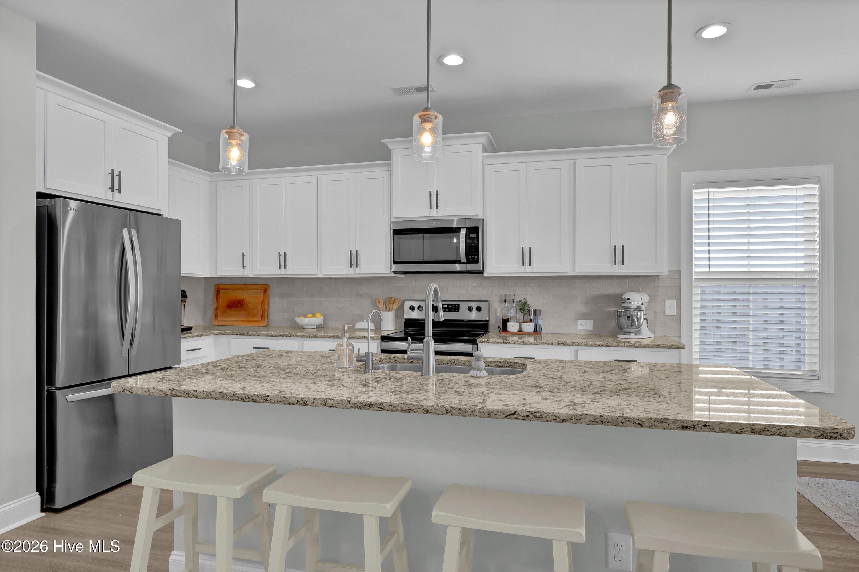 100562684 | Photo 11