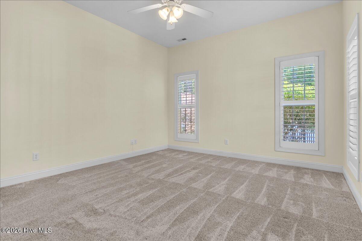 100569829 | Photo 41