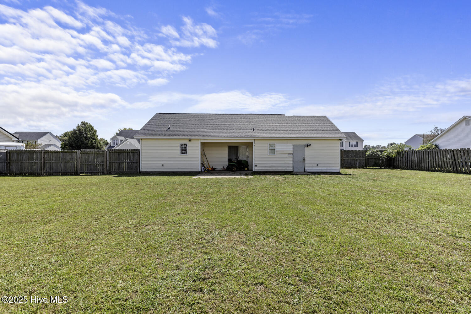 100534635 | Photo 23