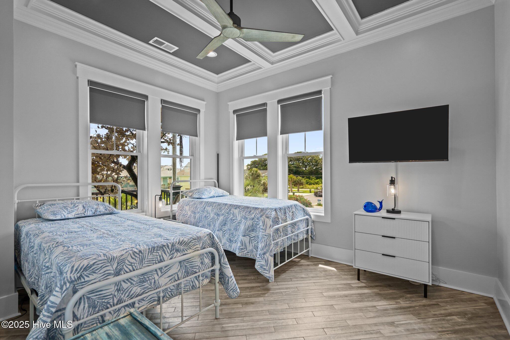 100514029 | Photo 44